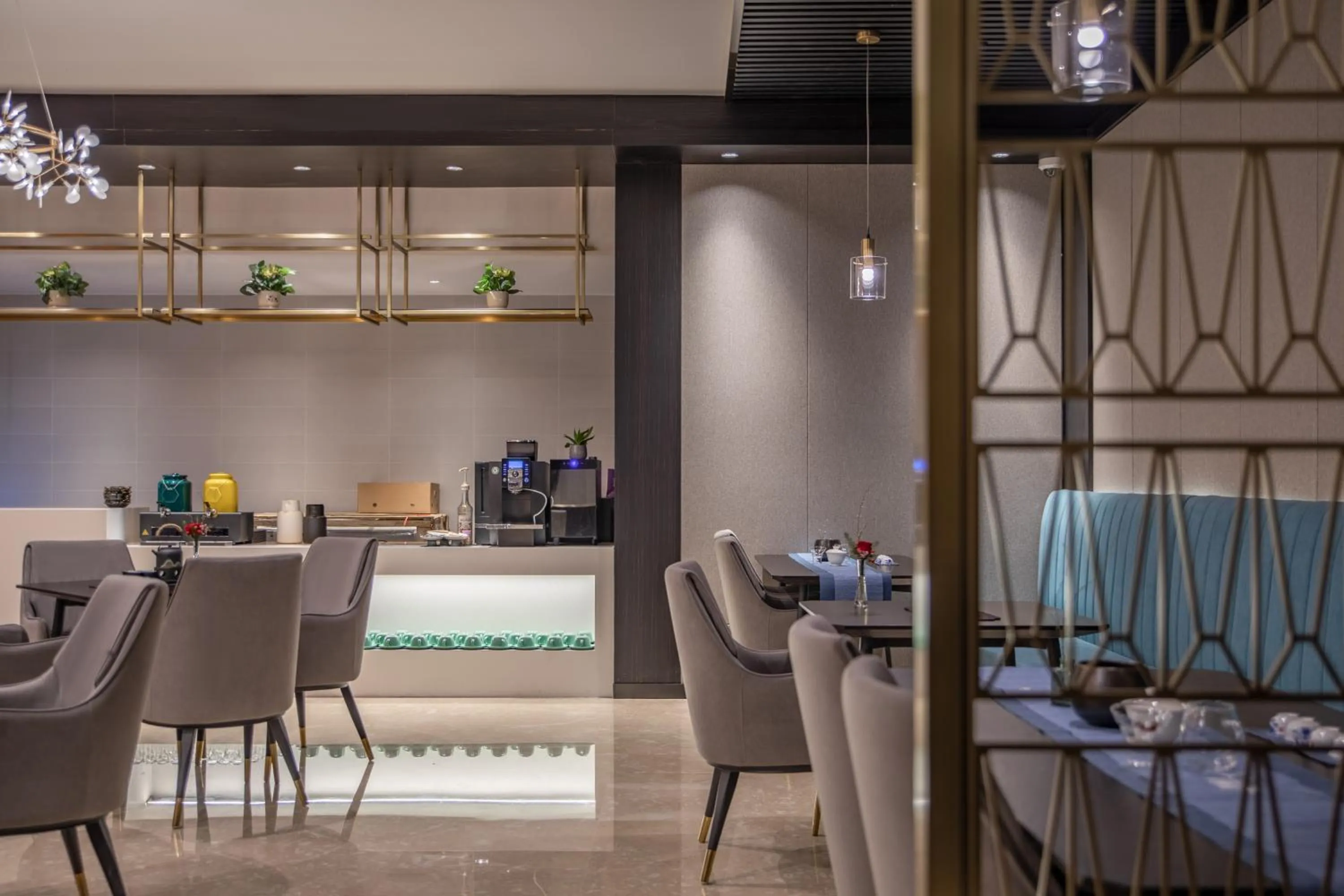 Restaurant/places to eat in Dijing Hotel Shanghai