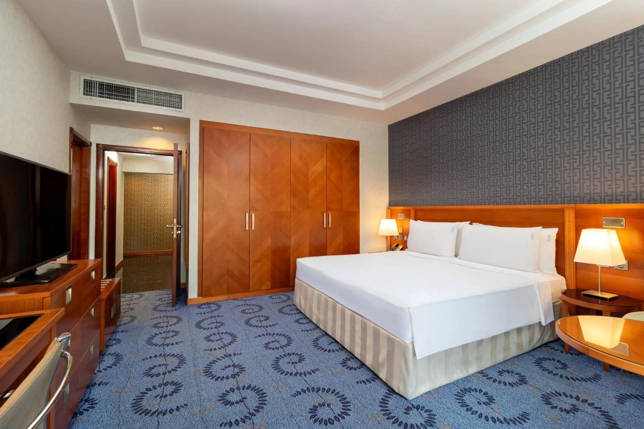Photo of the whole room, Bed in Holiday Inn Kuwait by IHG