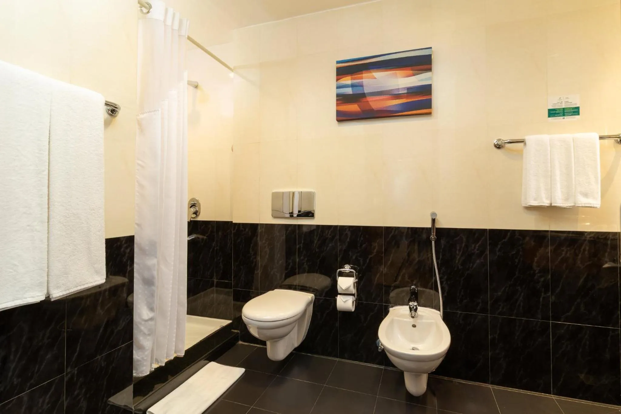 Photo of the whole room in Holiday Inn Kuwait by IHG