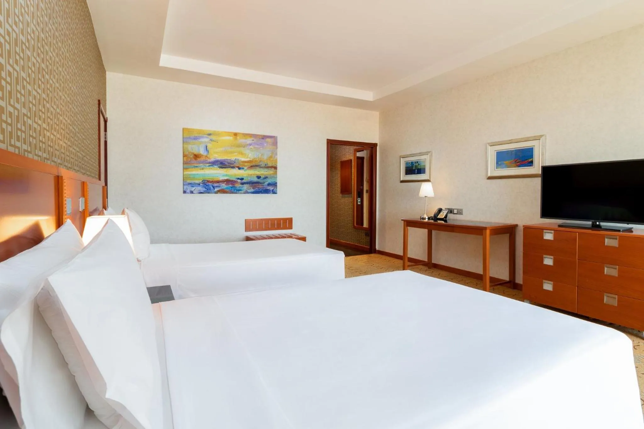 Photo of the whole room, Bed in Holiday Inn Kuwait by IHG