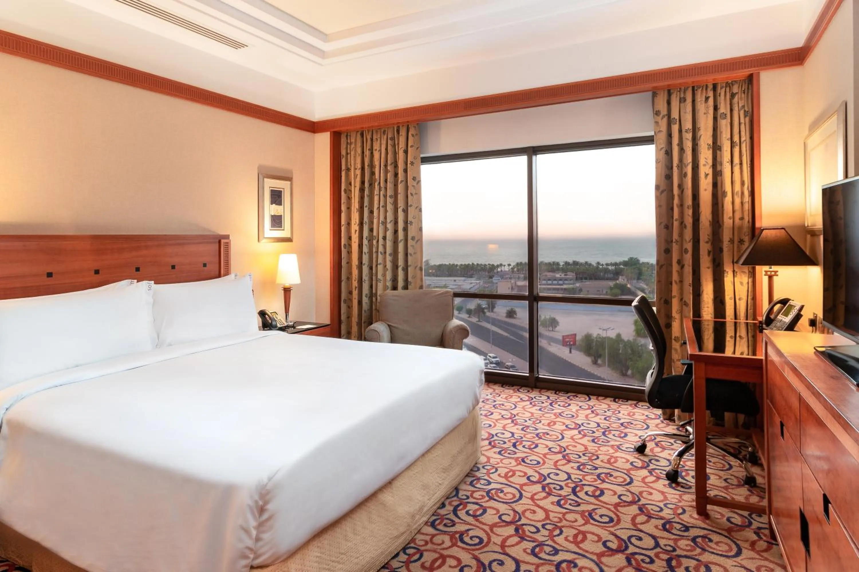 Photo of the whole room, Bed in Holiday Inn Kuwait by IHG