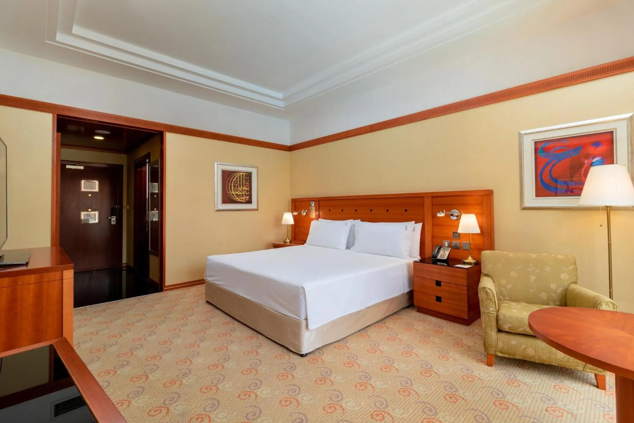 Photo of the whole room, Bed in Holiday Inn Kuwait by IHG