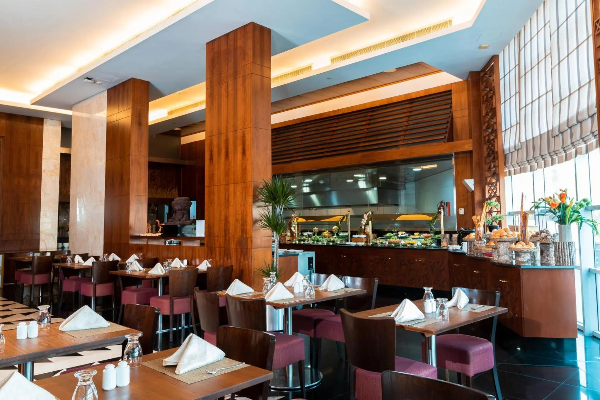 Restaurant/places to eat in Holiday Inn Kuwait by IHG