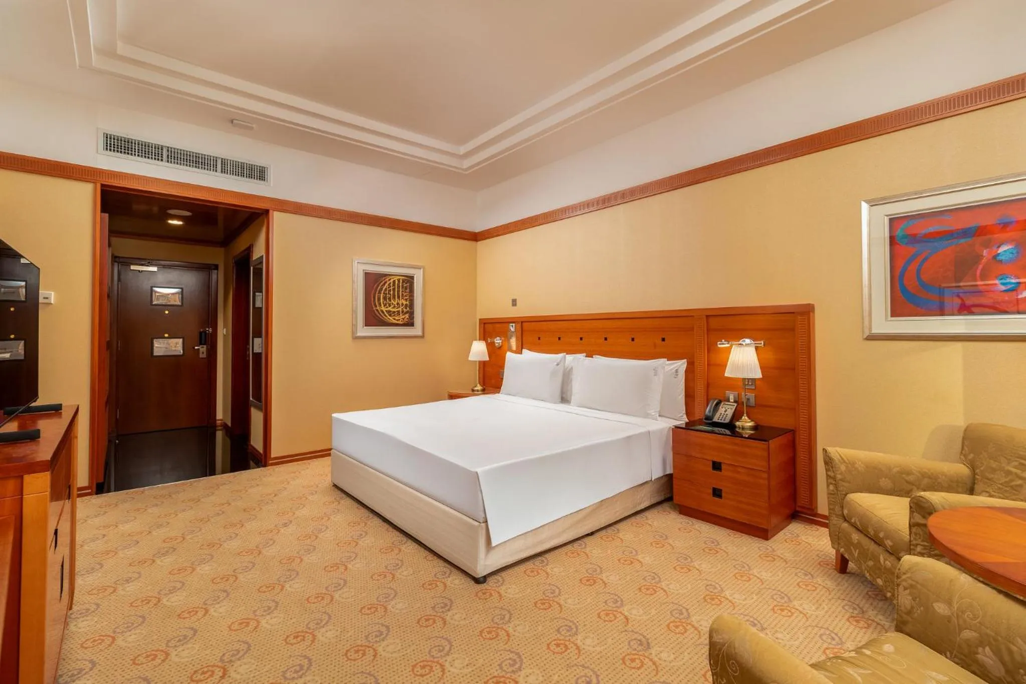 Photo of the whole room, Bed in Holiday Inn Kuwait by IHG