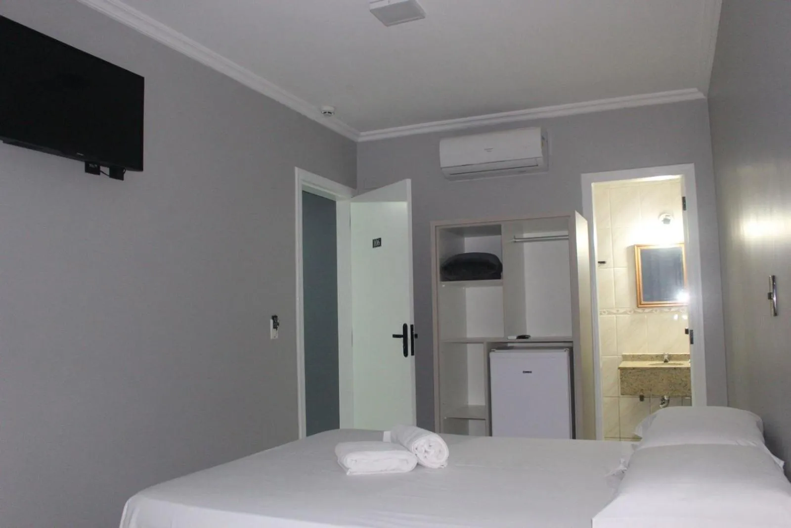 Photo of the whole room, Bed in Hotel Di Sica