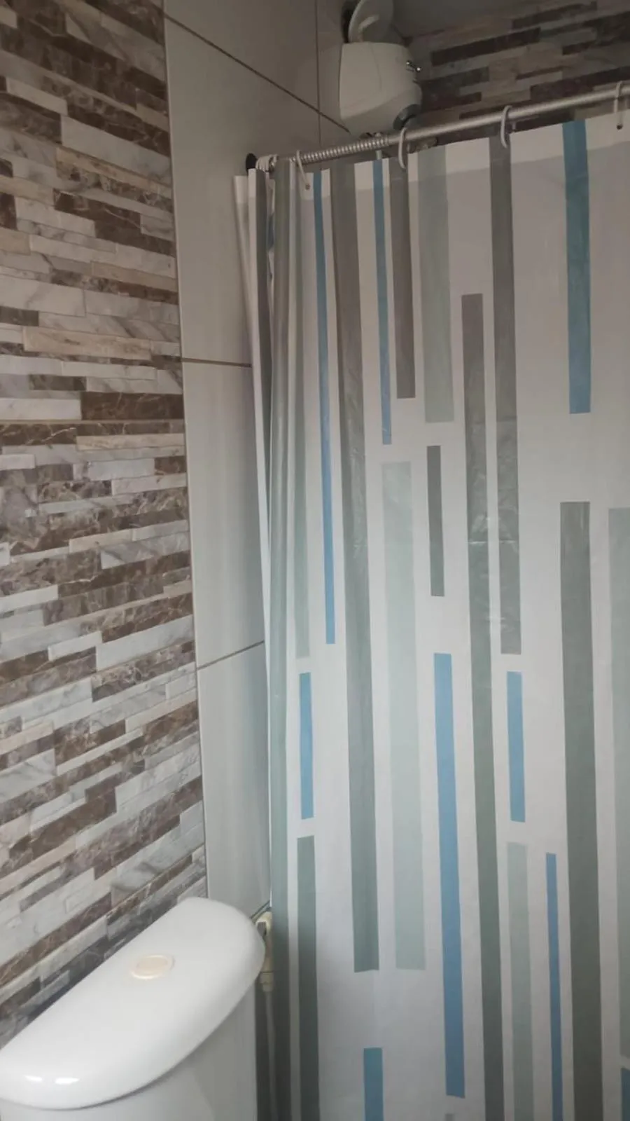 Shower in Namorada Brava Guest House