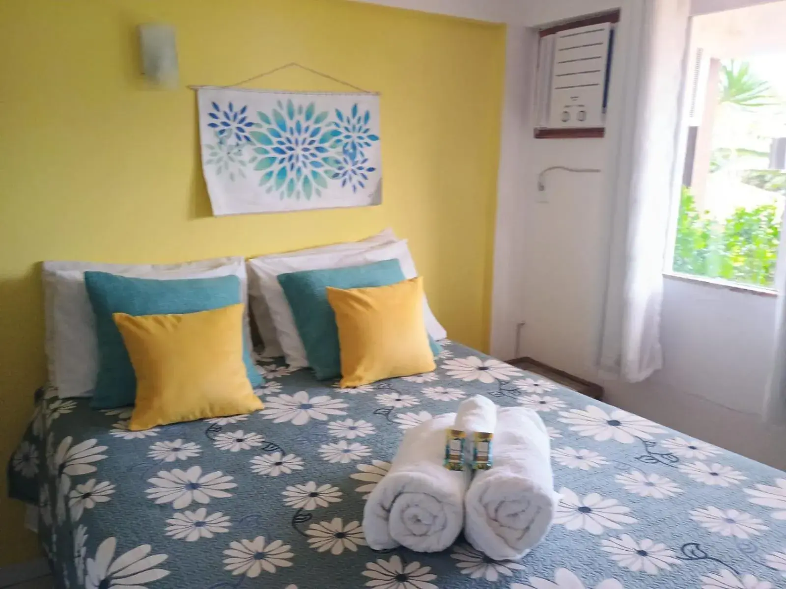 Budget Double Room in Namorada Brava Guest House Budget Double Room in Namorada Brava Guest House