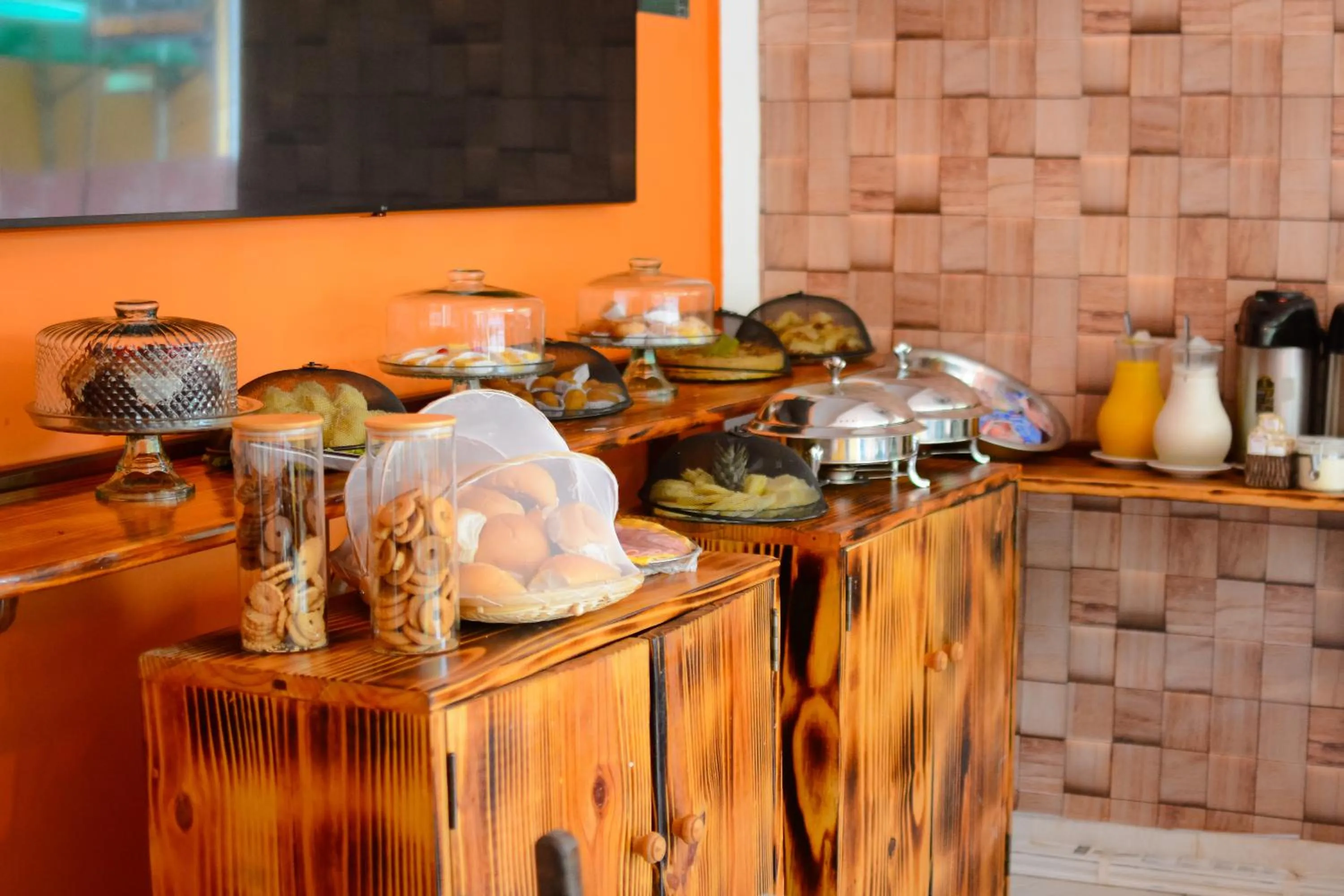 Restaurant/places to eat in Pousada e Restaurante Tia Lita