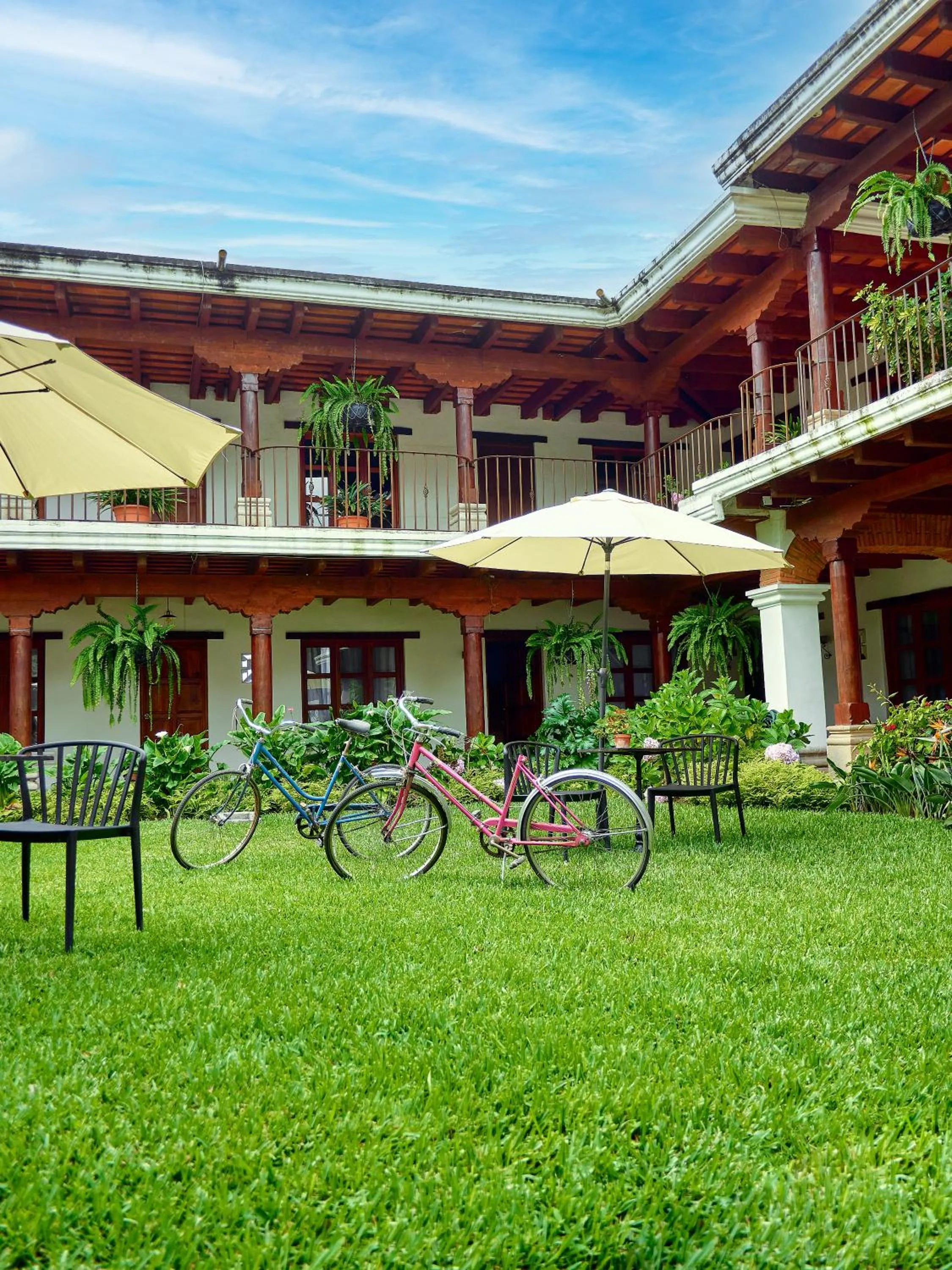 Inner courtyard view in Hotel Cacique Real