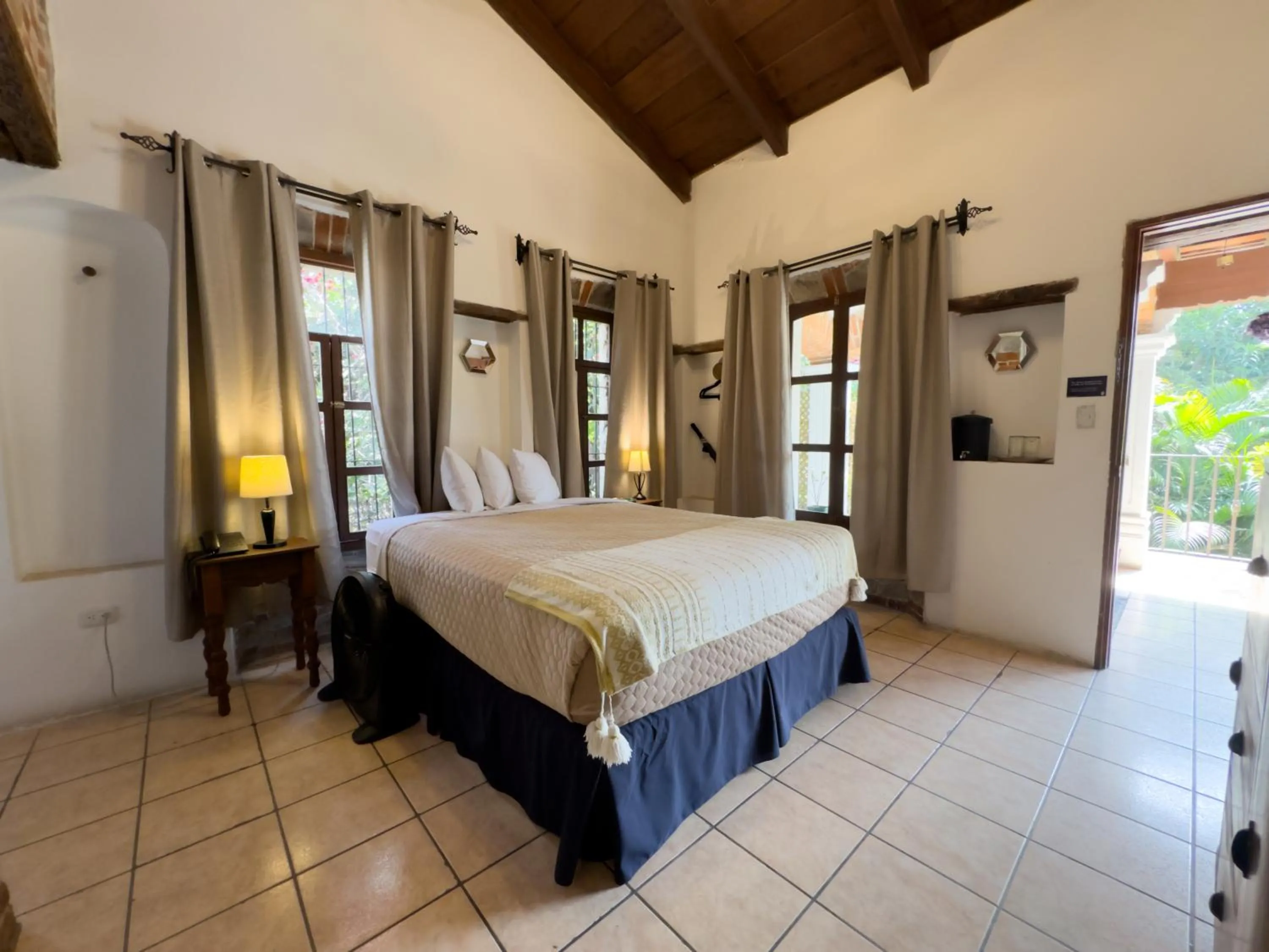 Bed in Hotel Cacique Real