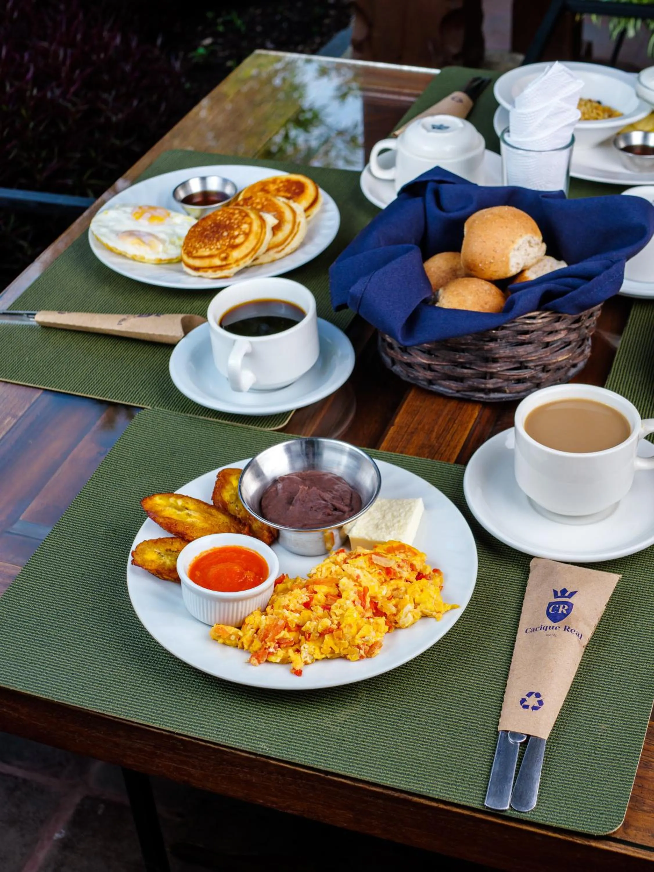 Breakfast in Hotel Cacique Real