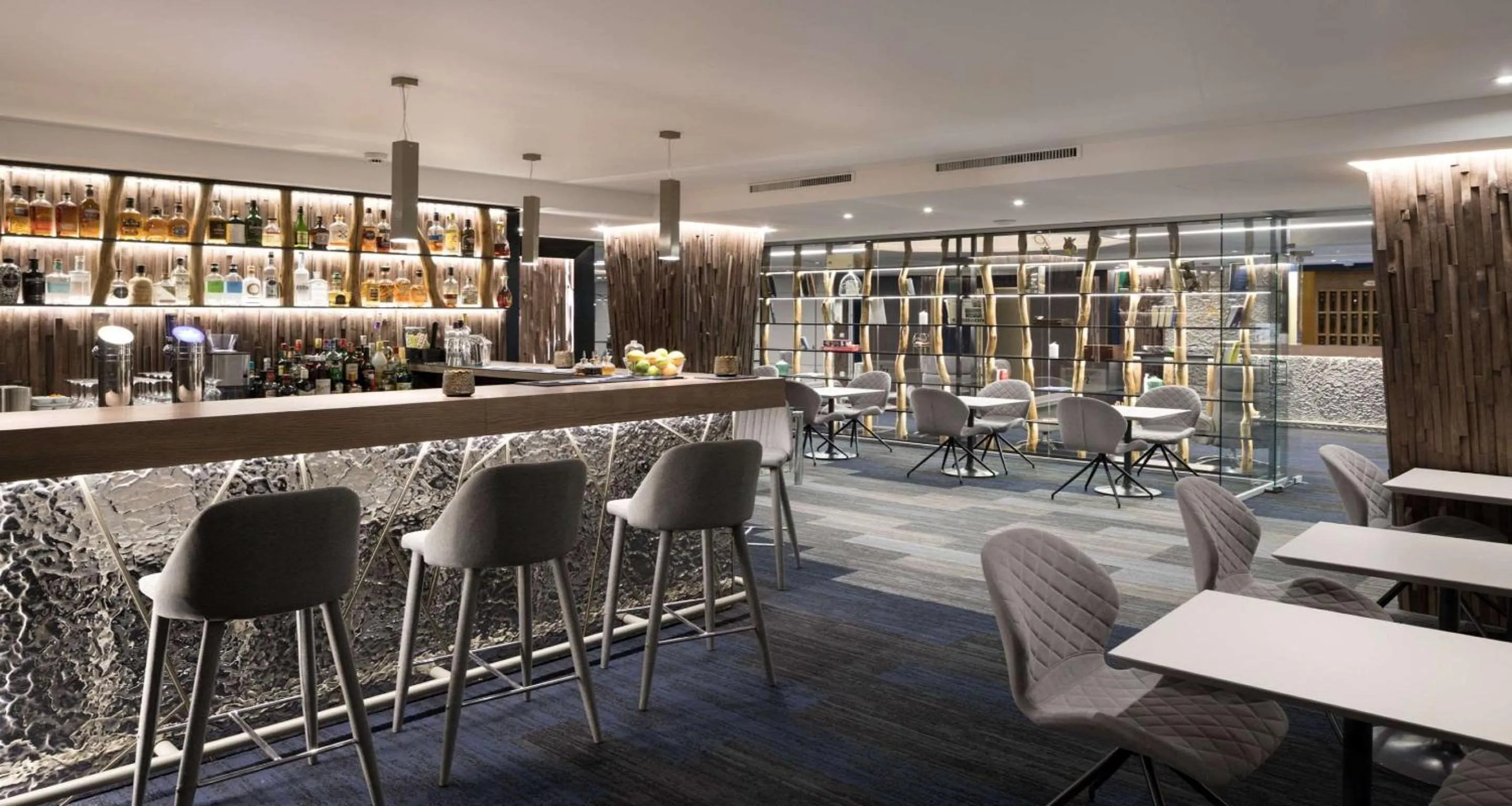 Lounge or bar in SeePark Hotel Murten