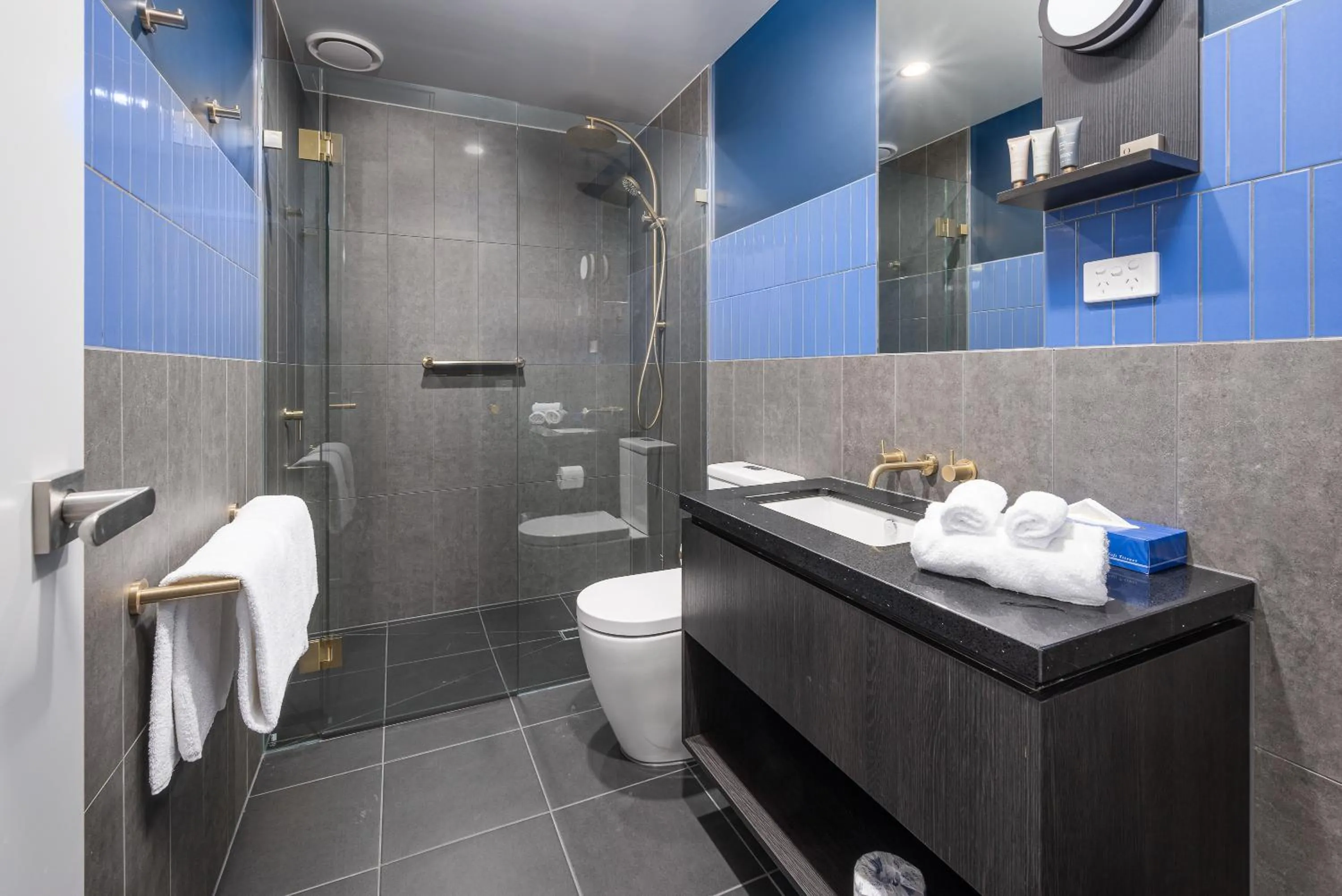 Bathroom in Oros Hotel and Apartments