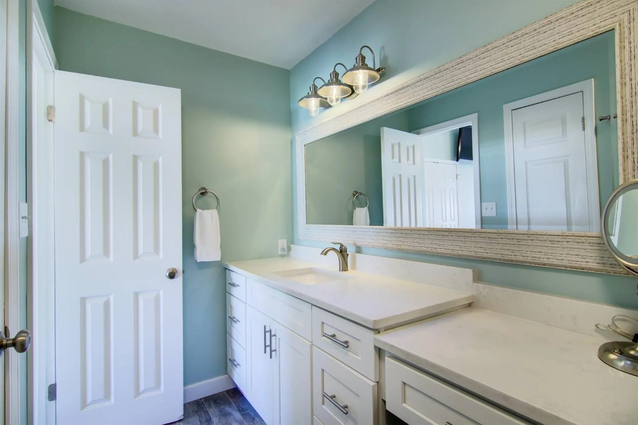 2 B, Three Bedroom Townhome