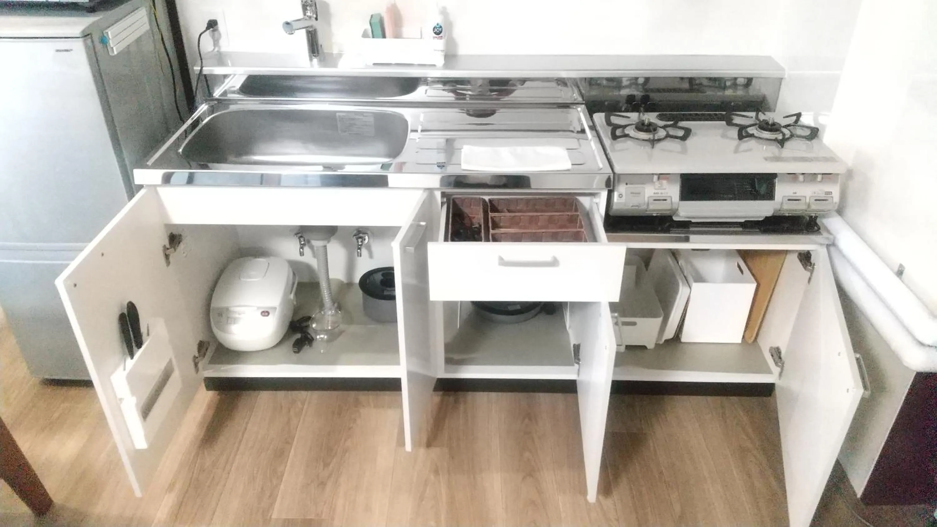 Kitchen or kitchenette in Maple Sumikawa #201