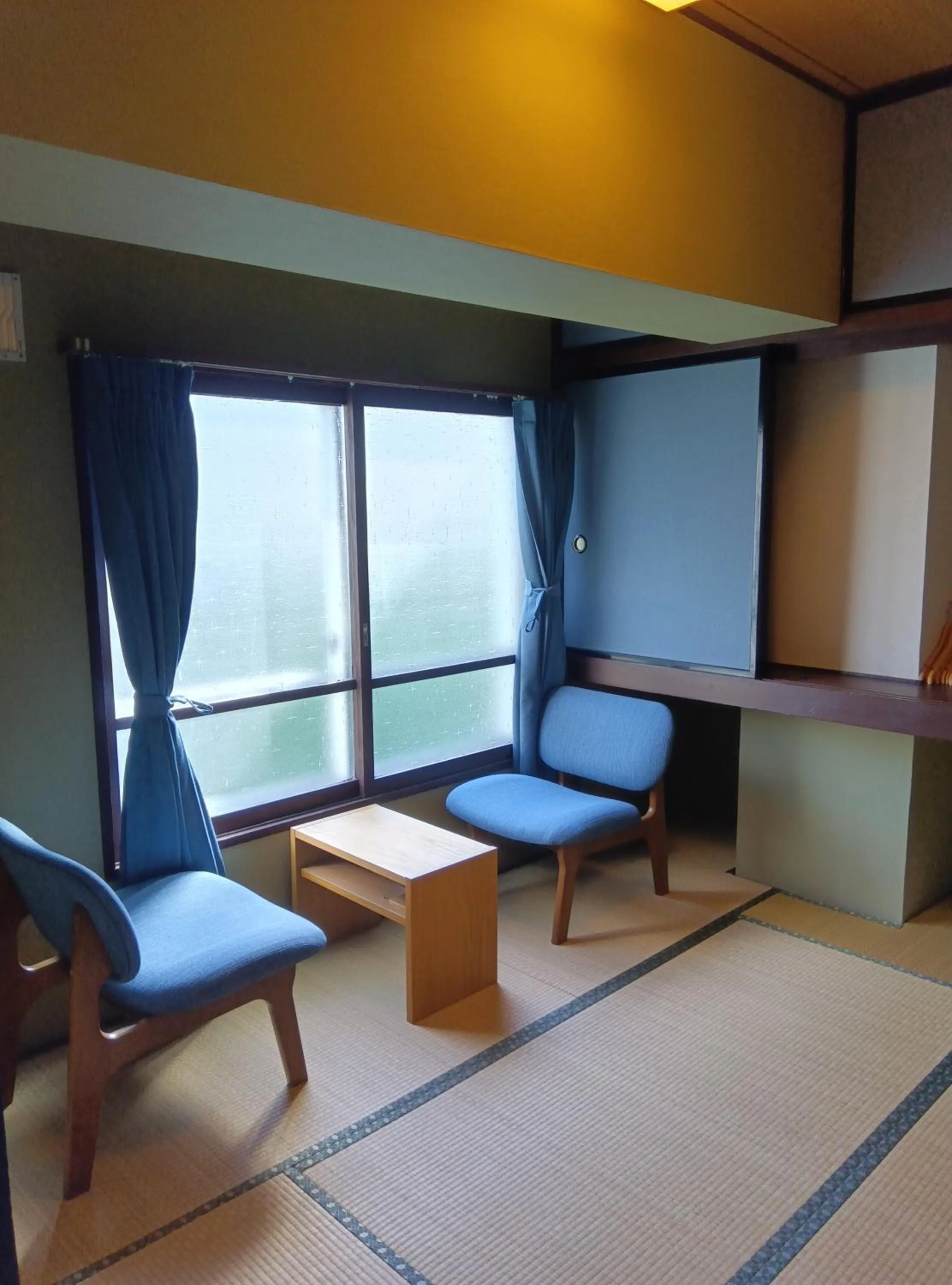 Seating area in Maple Sumikawa #201