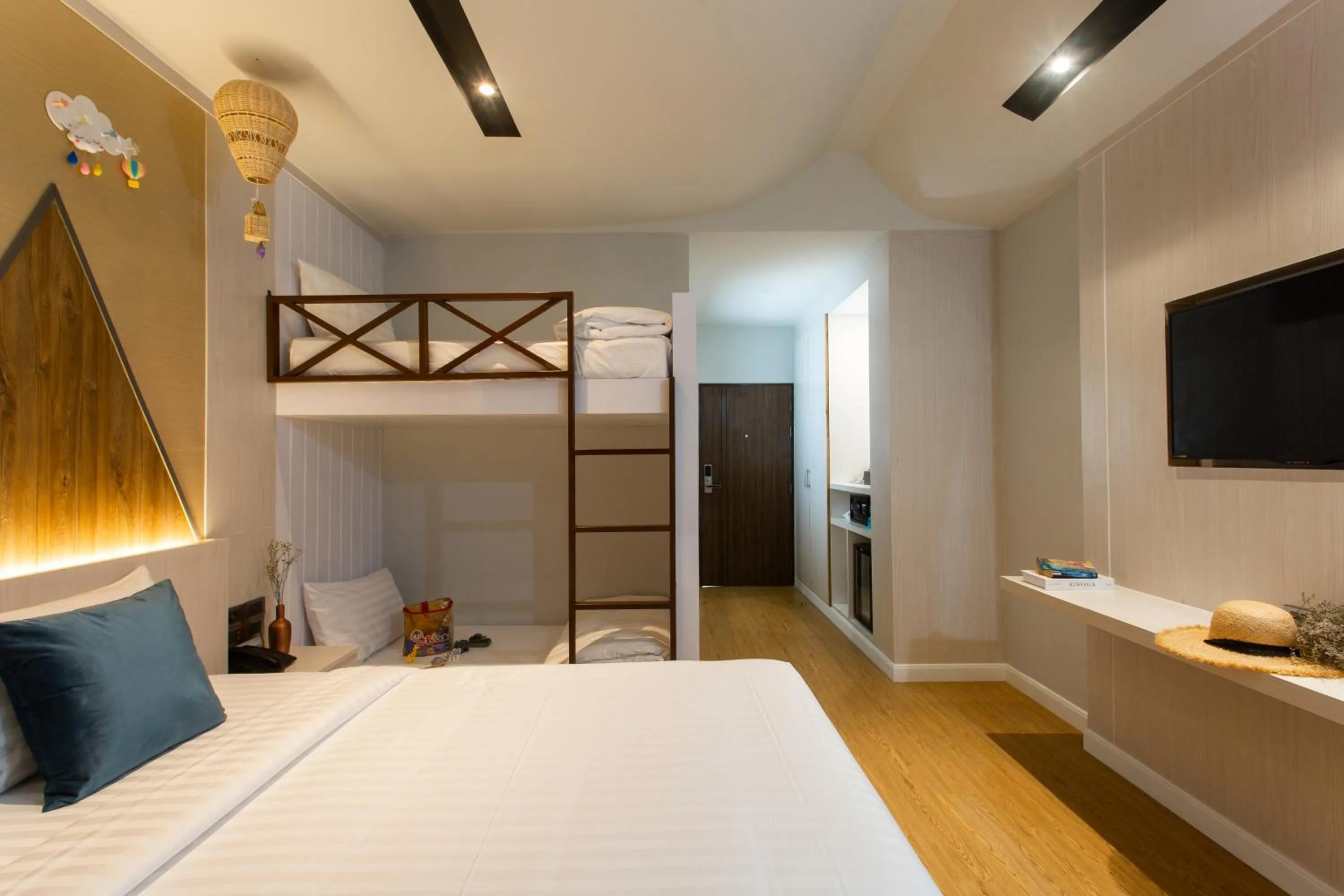 Bedroom, Bed in The Canale Samui Resort