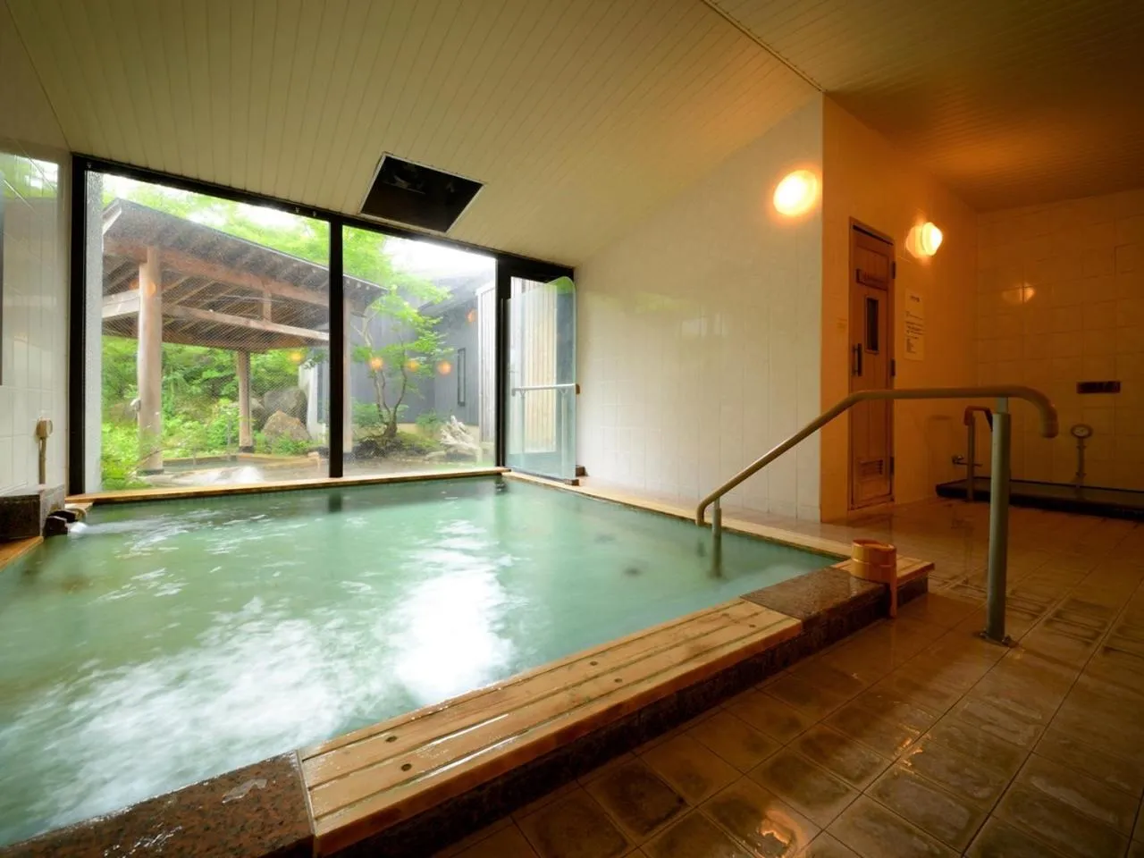 Hot Spring Bath in Apikogen Mori no Hotel