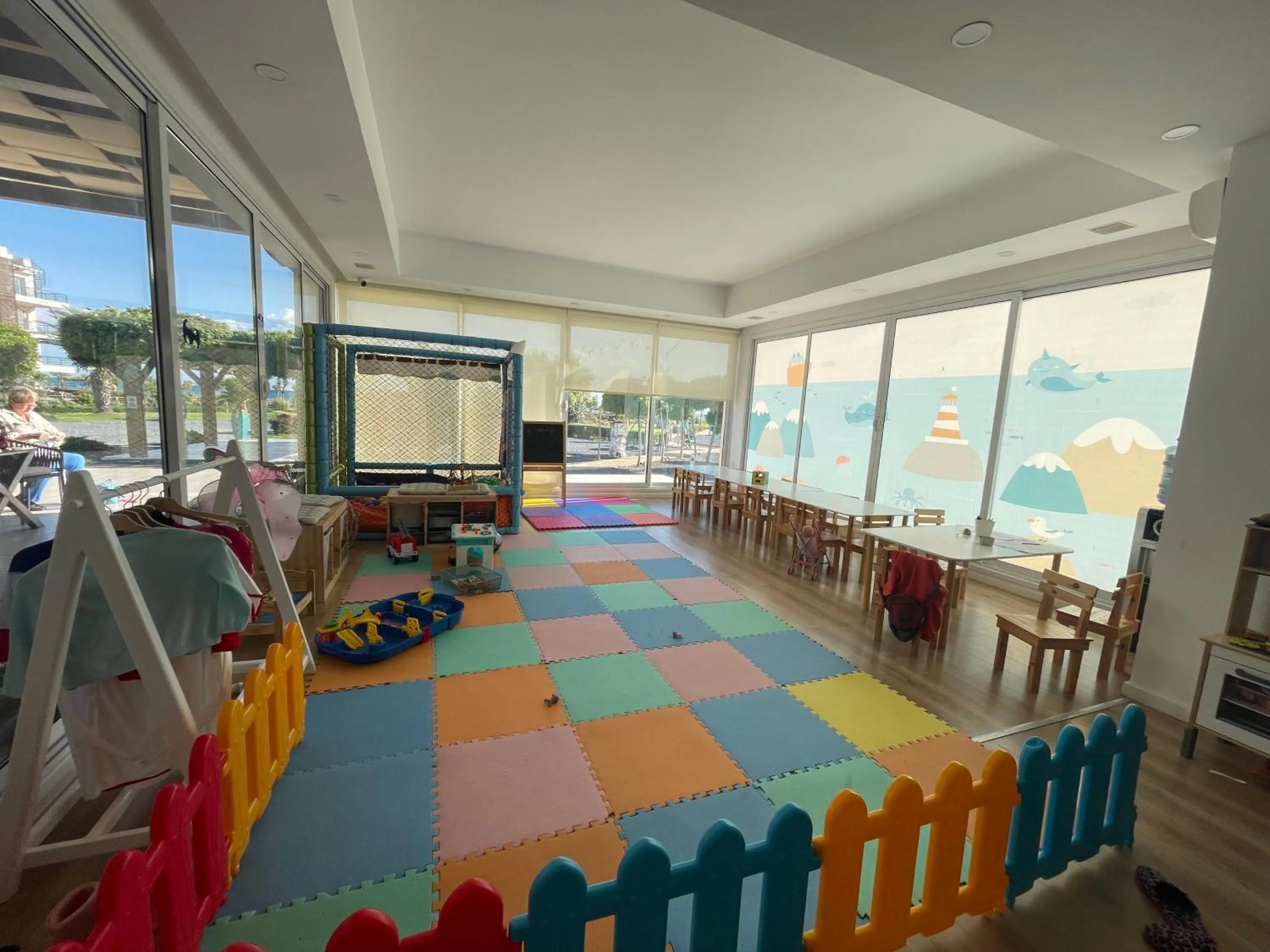 Kids's club in Peaceful Run-a-way by the Sea