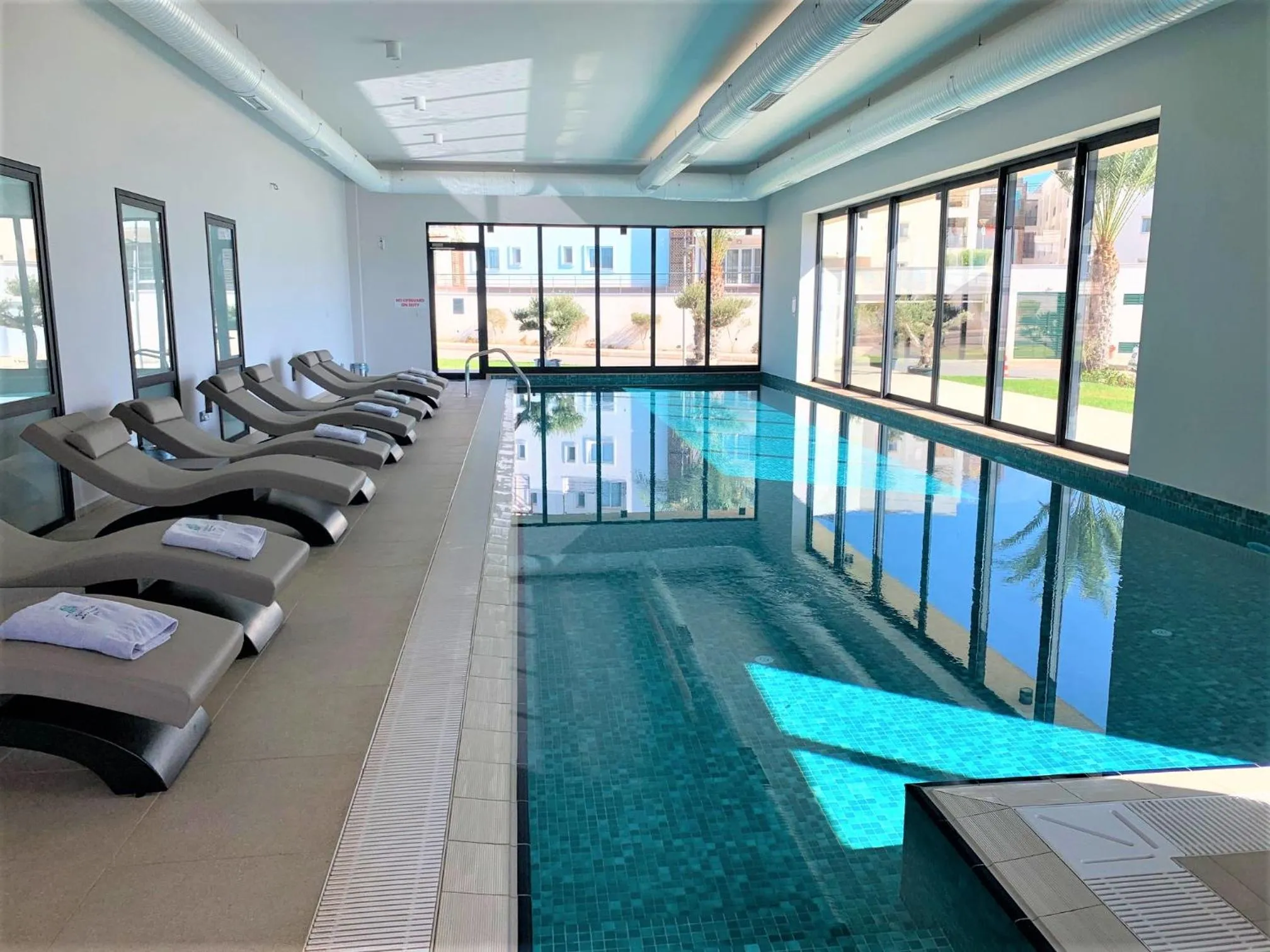 Pool view in Peaceful Run-a-way by the Sea