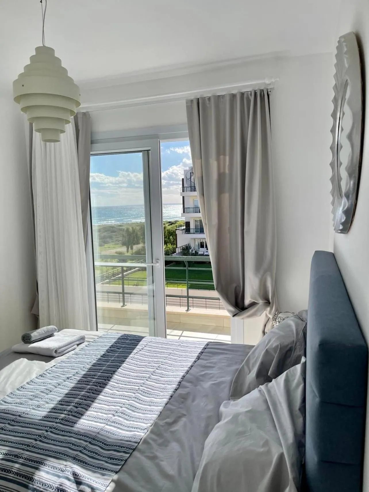 Bed in Peaceful Run-a-way by the Sea