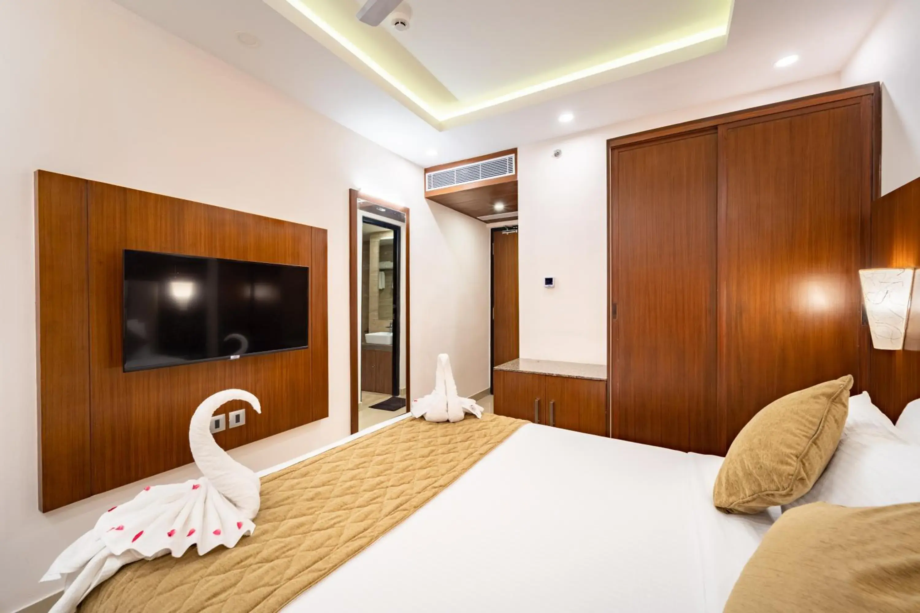 Bed in La Grrande Malar - The Boutique Hotel Pondicherry Bed in La Grrande Malar - The Boutique Hotel Pondicherry