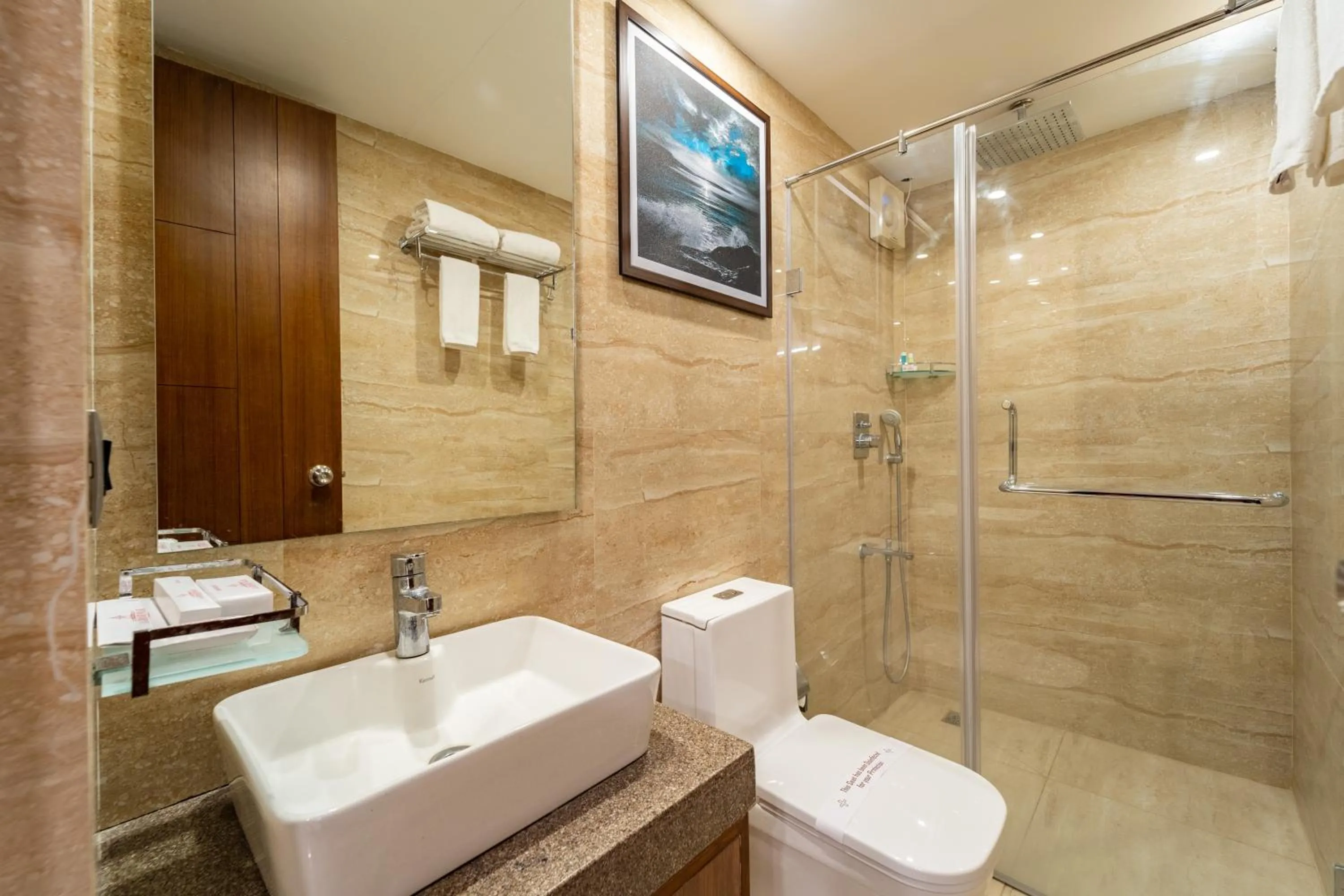 Bathroom in La Grrande Malar - The Boutique Hotel Pondicherry