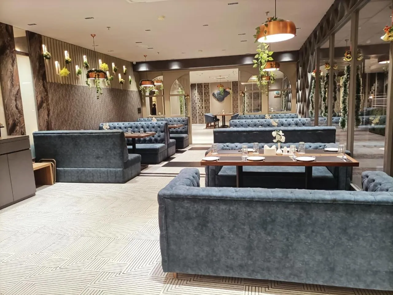 Restaurant/places to eat in VIPs Hotel Olive