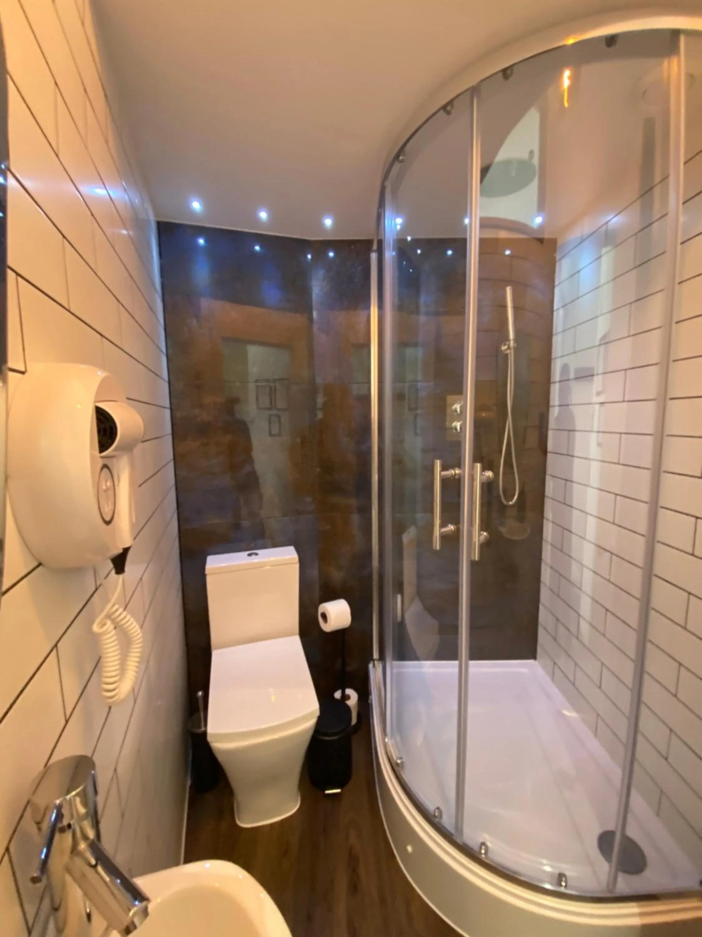 Bathroom in Royal Mile Romance by Edinburgh Heritage Collection
