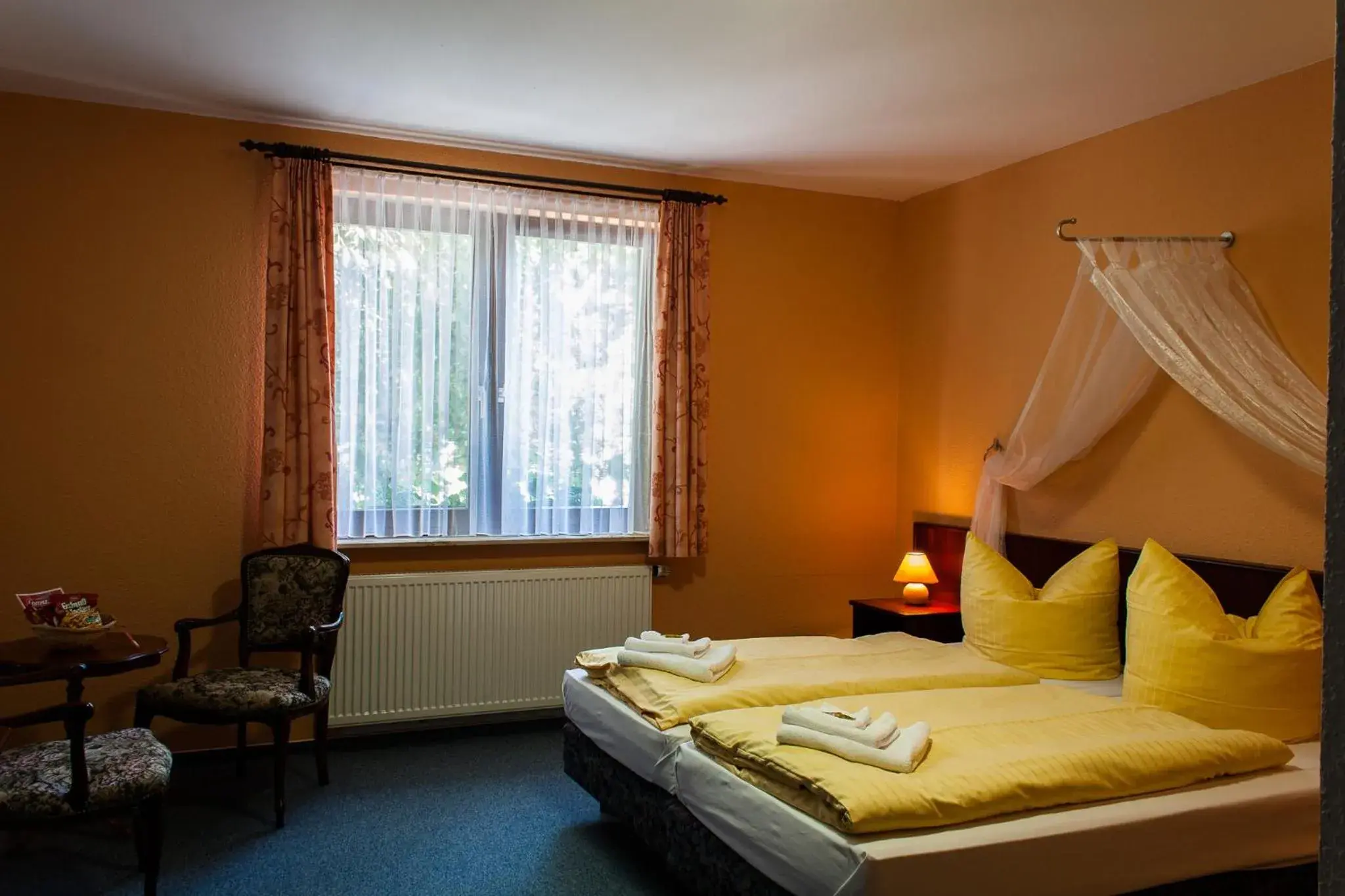 Bedroom, Bed in Landhotel Alt-Jocketa