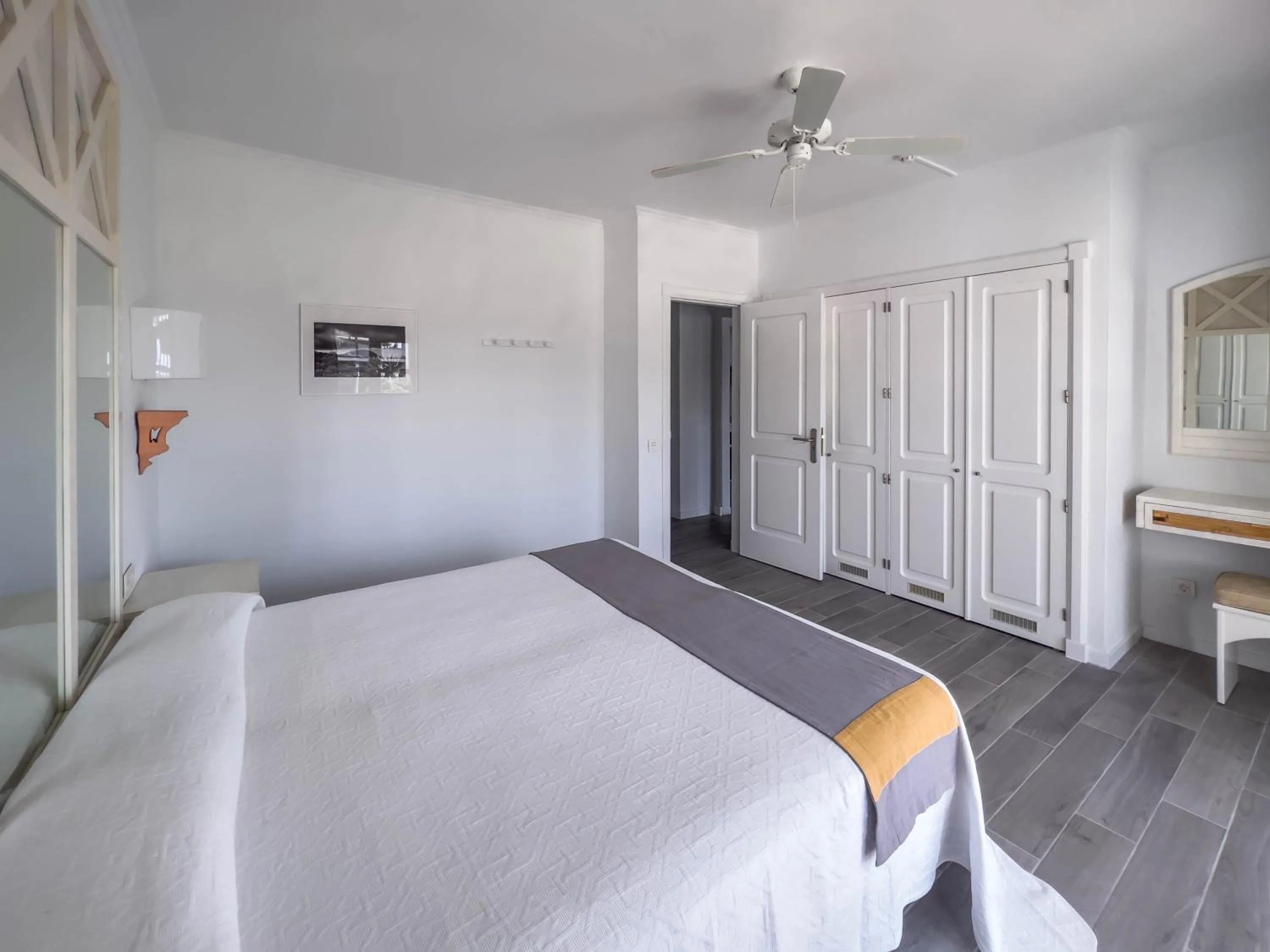 Bedroom, Bed in Apartamentos Parque del Sol