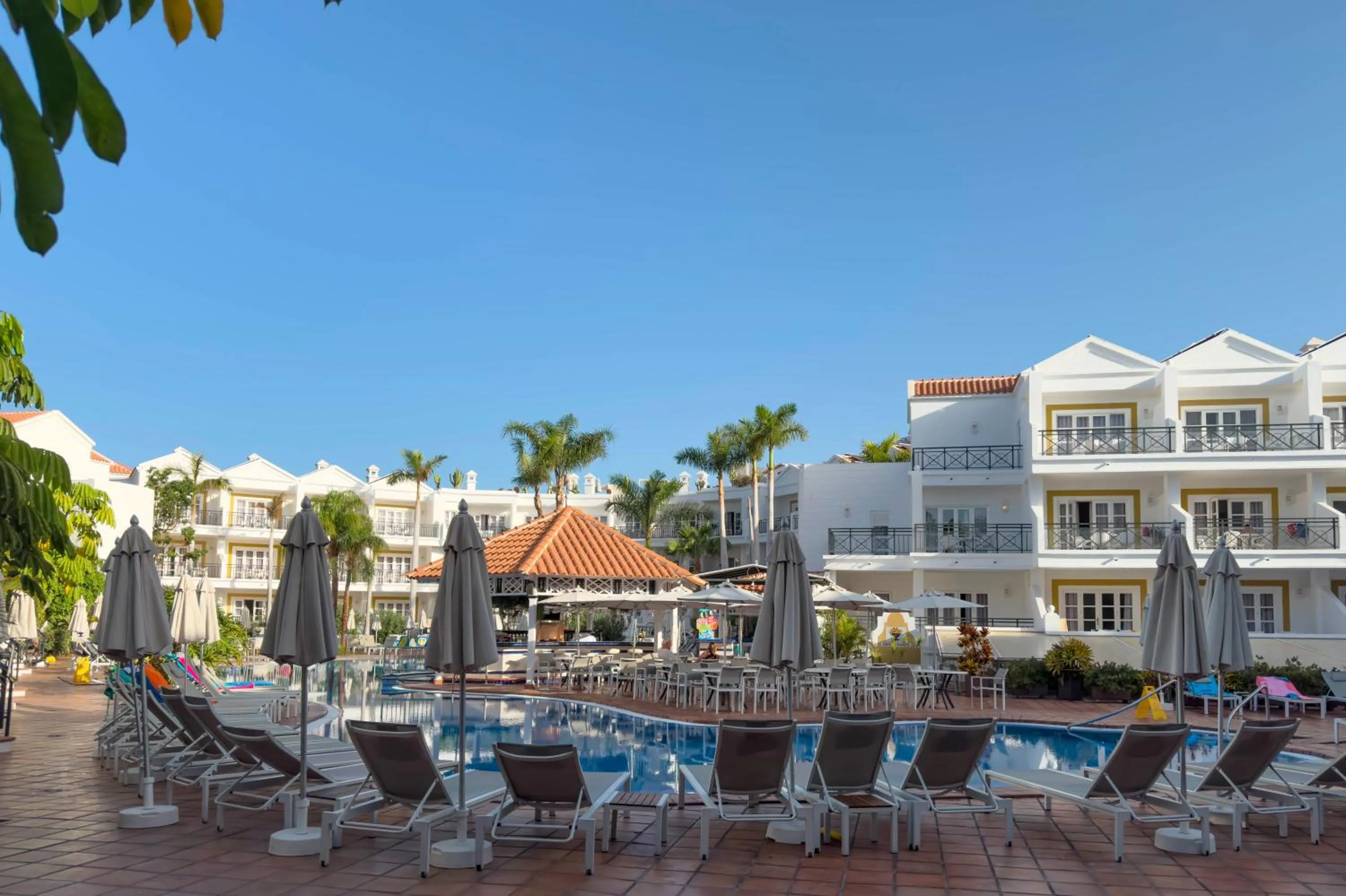 Property building in Apartamentos Parque del Sol