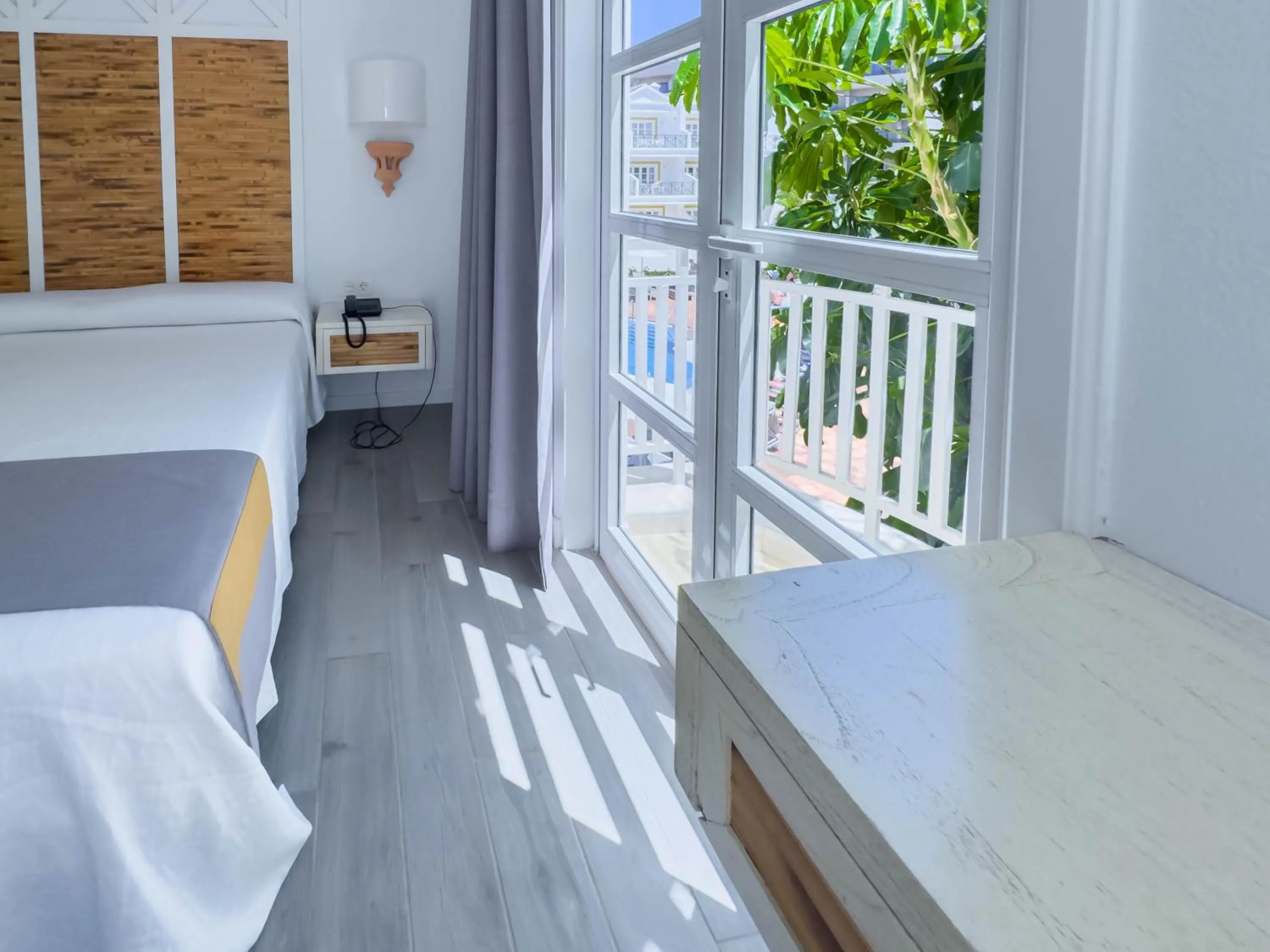 Bedroom, Bed in Apartamentos Parque del Sol