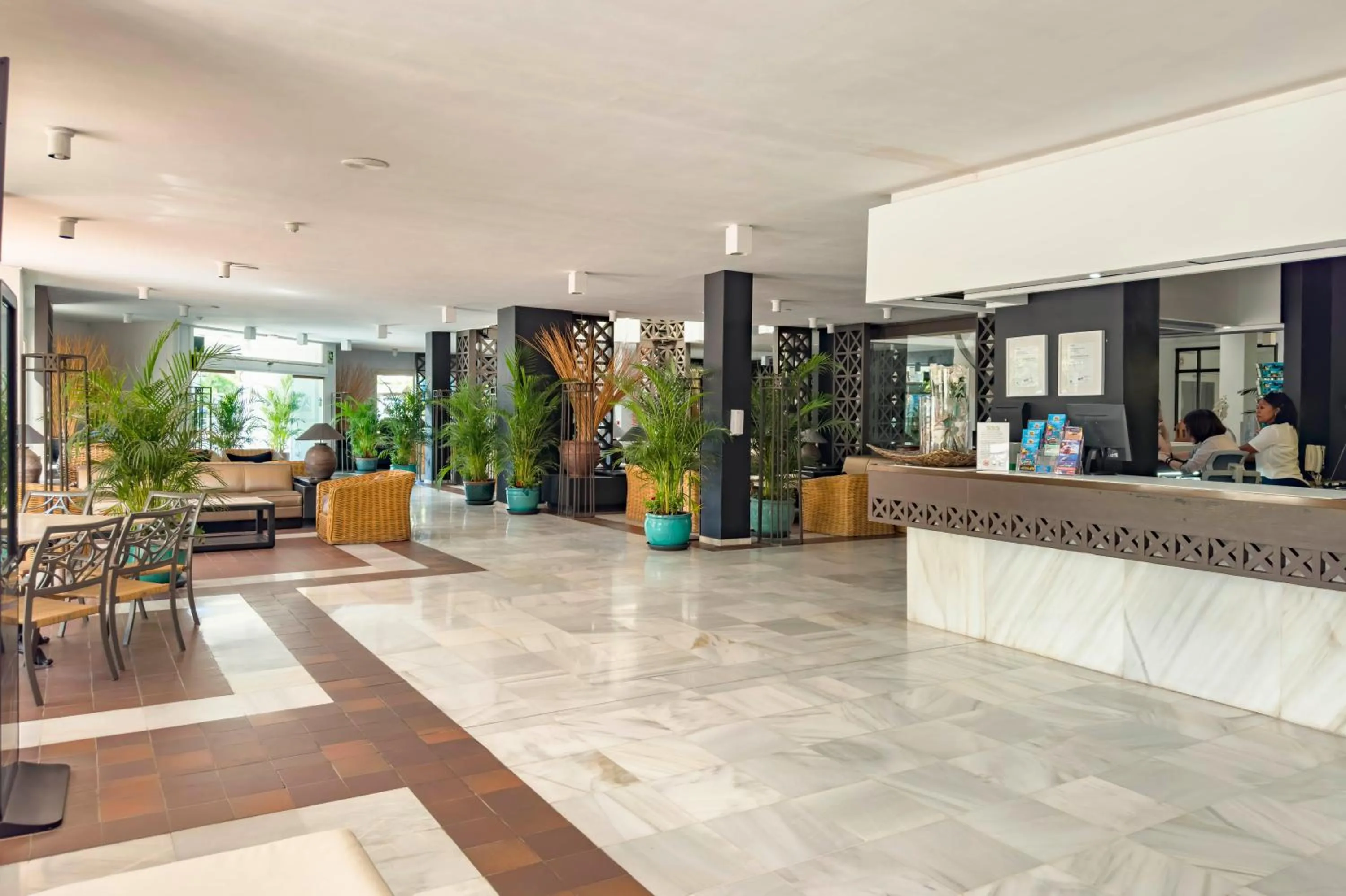 Lobby or reception in Apartamentos Parque del Sol