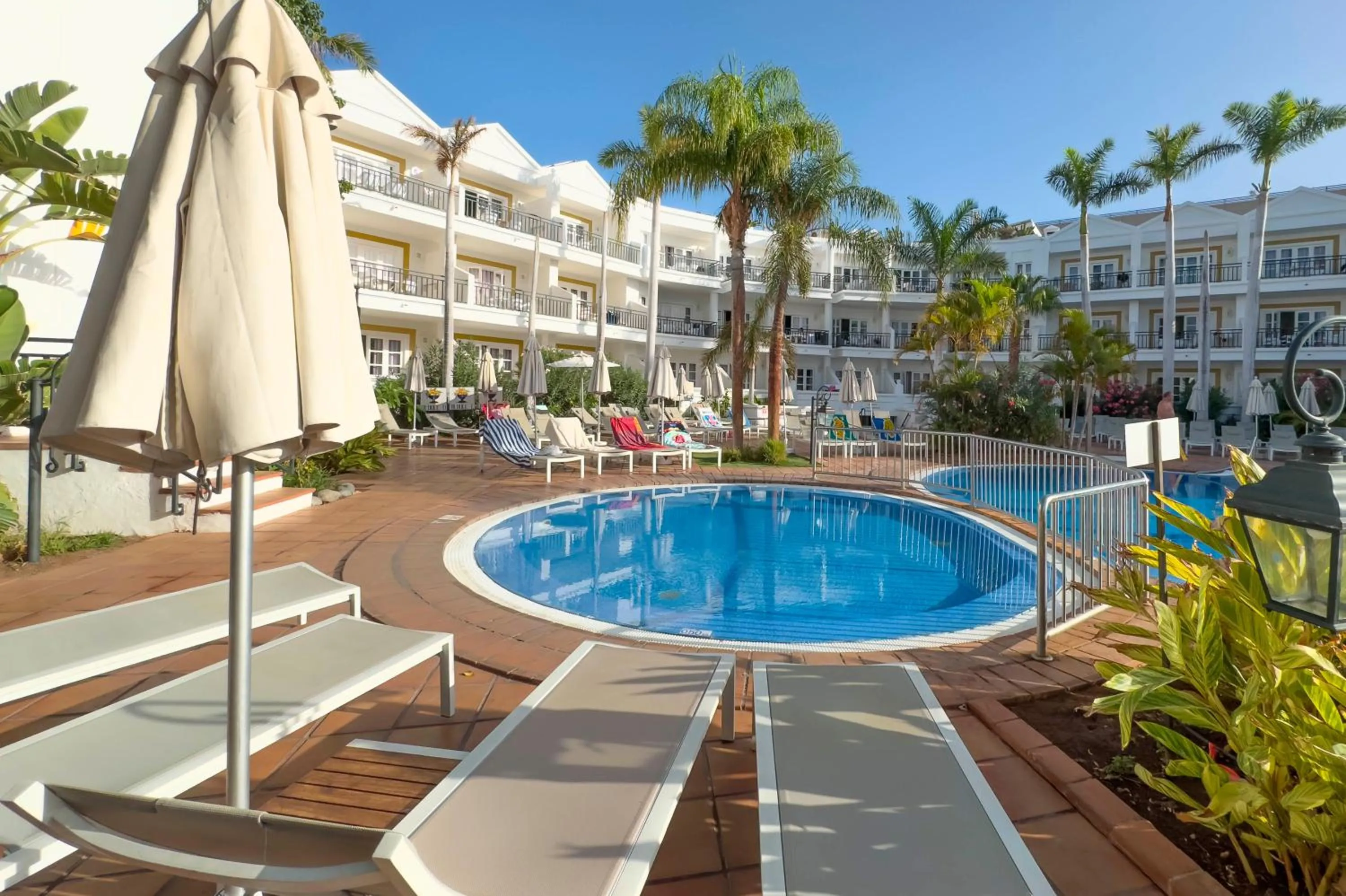 Property building in Apartamentos Parque del Sol