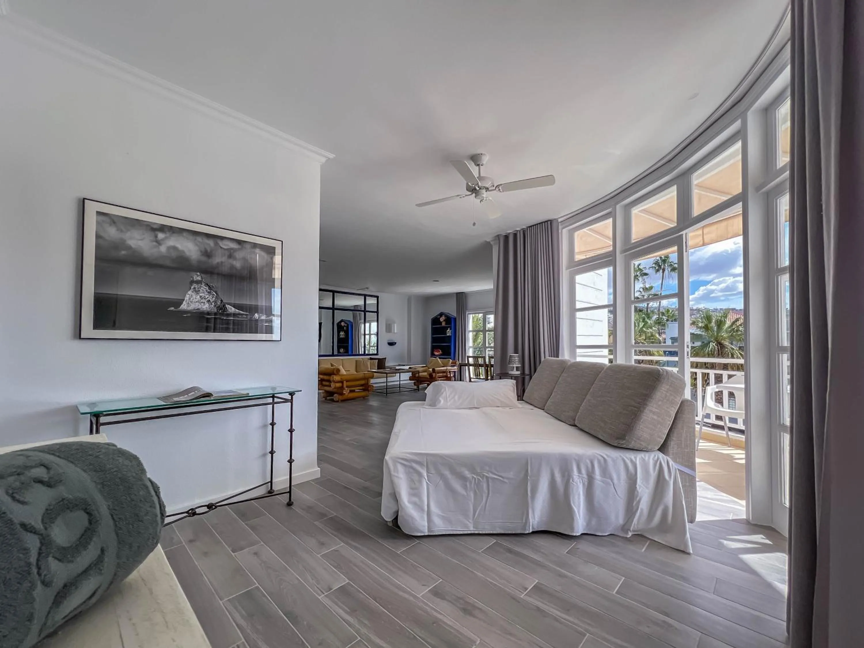 Living room, Bed in Apartamentos Parque del Sol