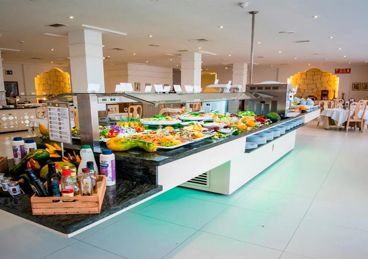 Restaurant/places to eat in Apartamentos Parque del Sol