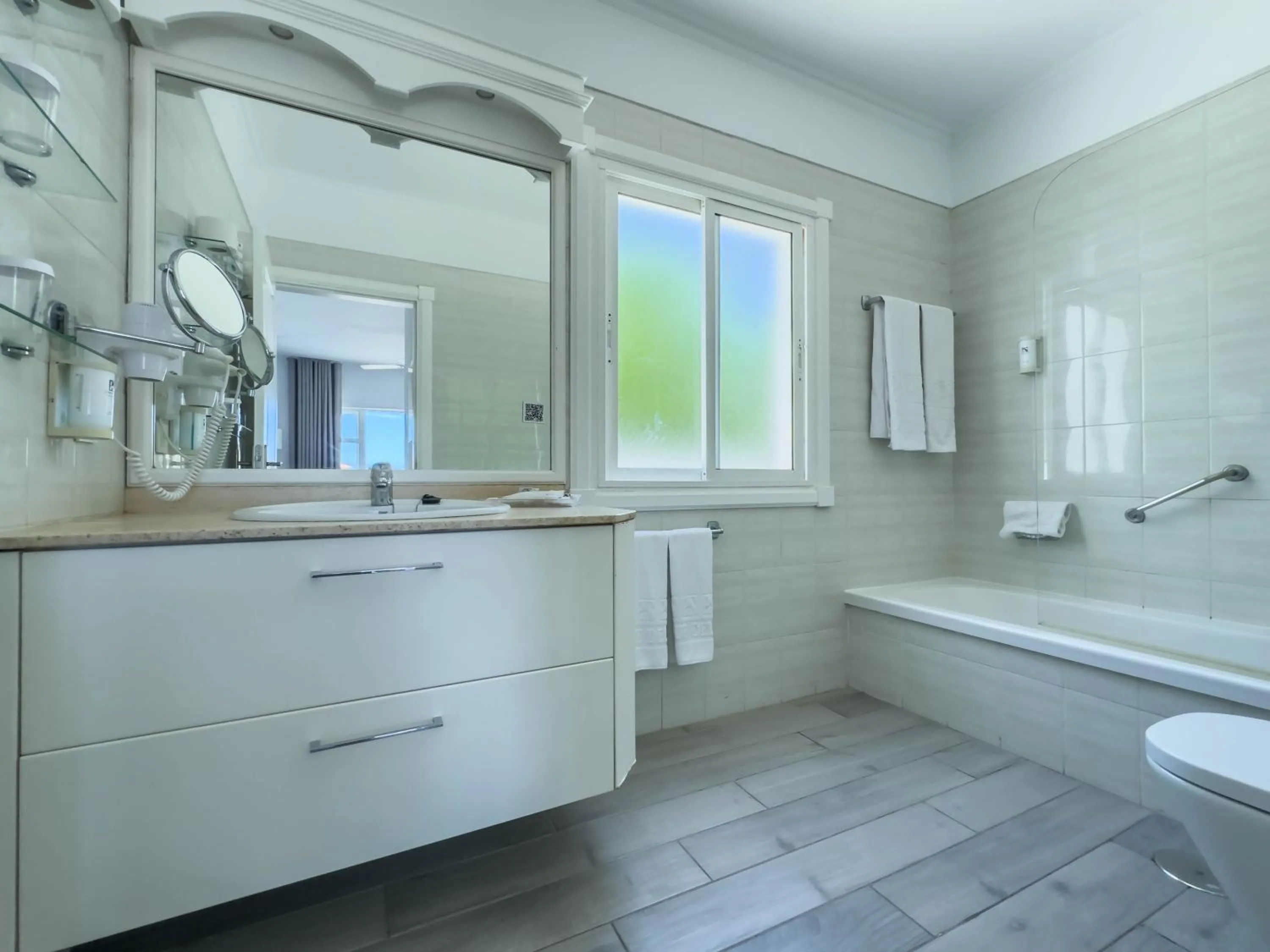 Bathroom in Apartamentos Parque del Sol