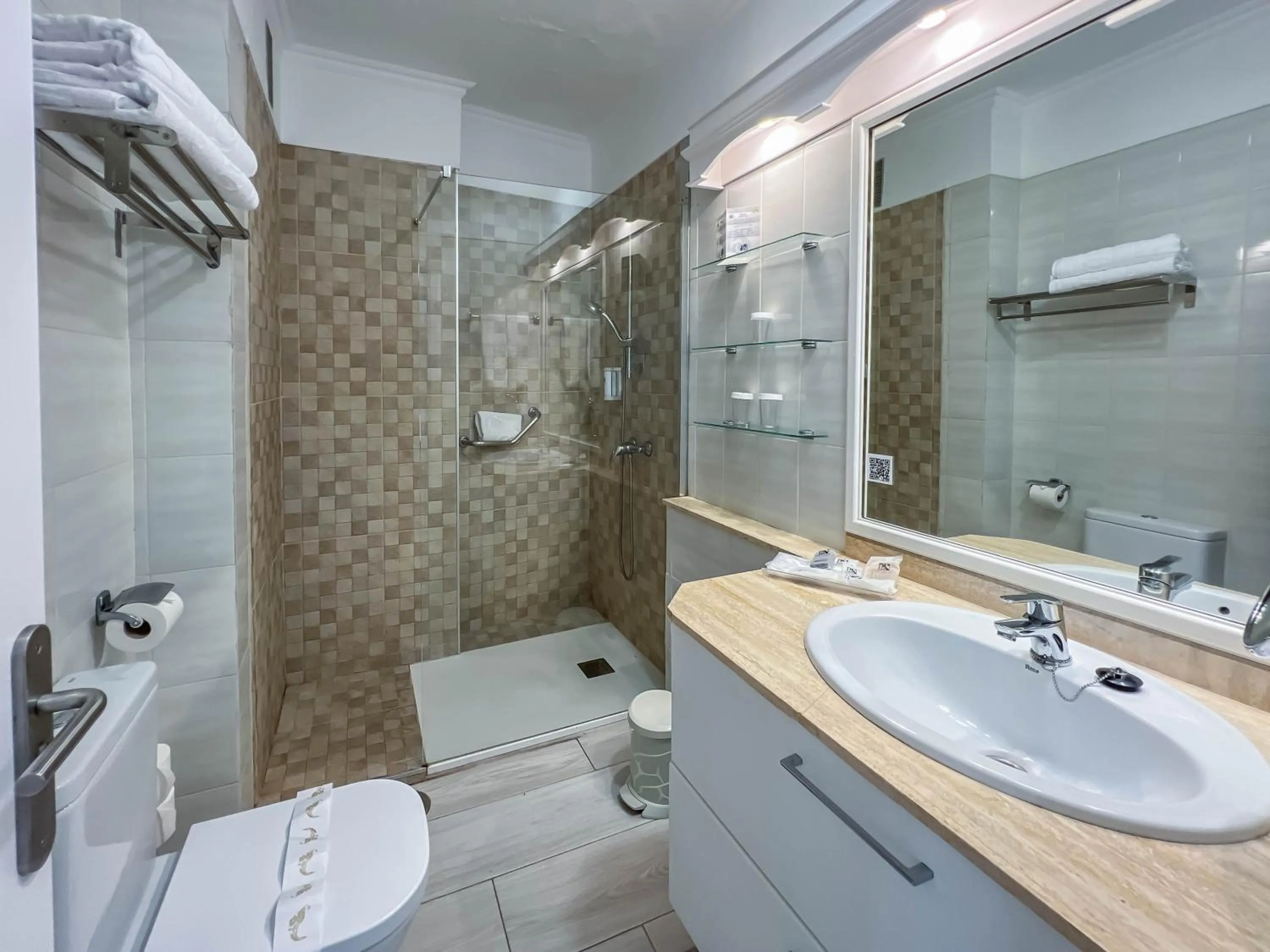 Shower in Apartamentos Parque del Sol