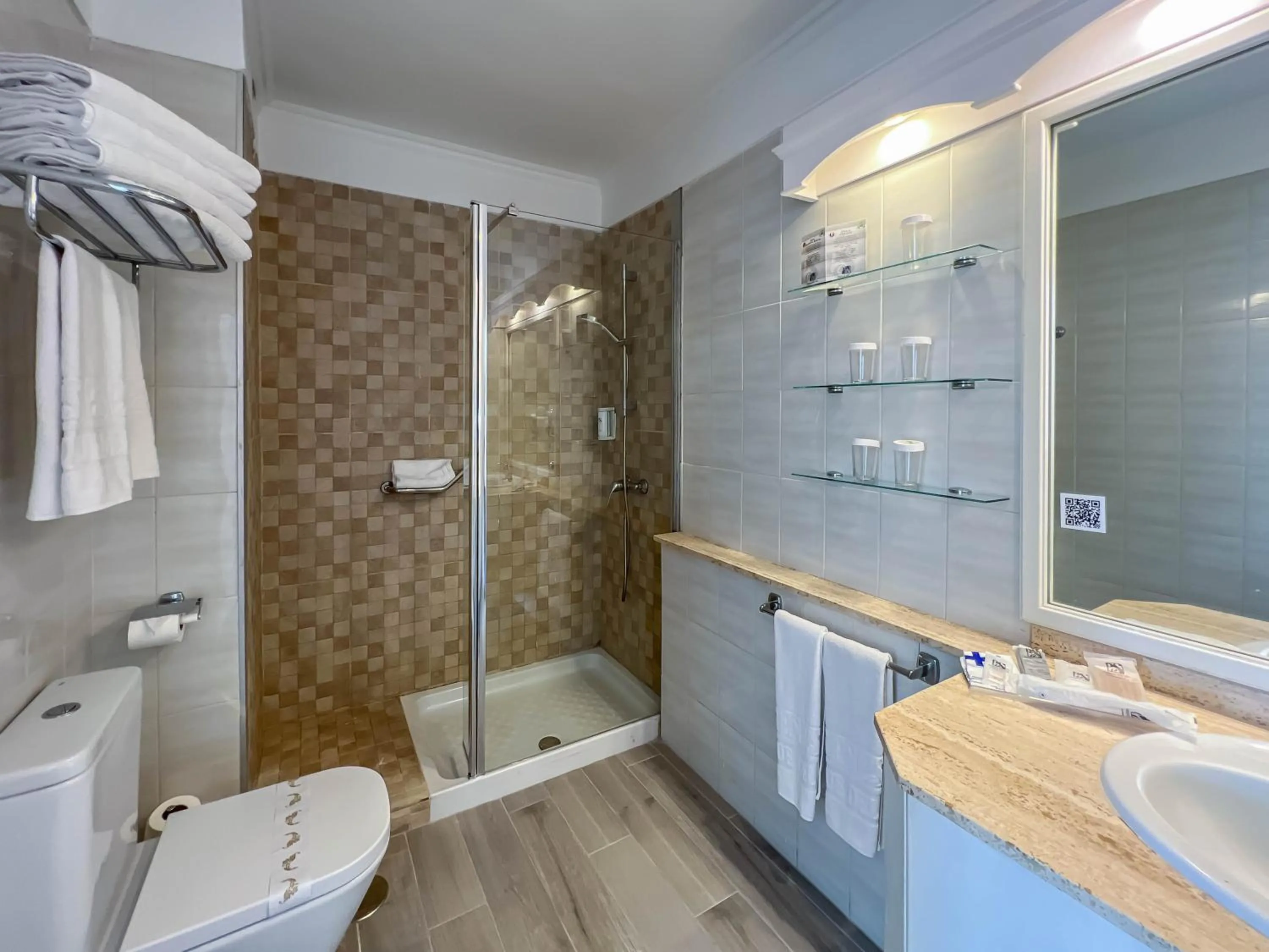 Shower in Apartamentos Parque del Sol