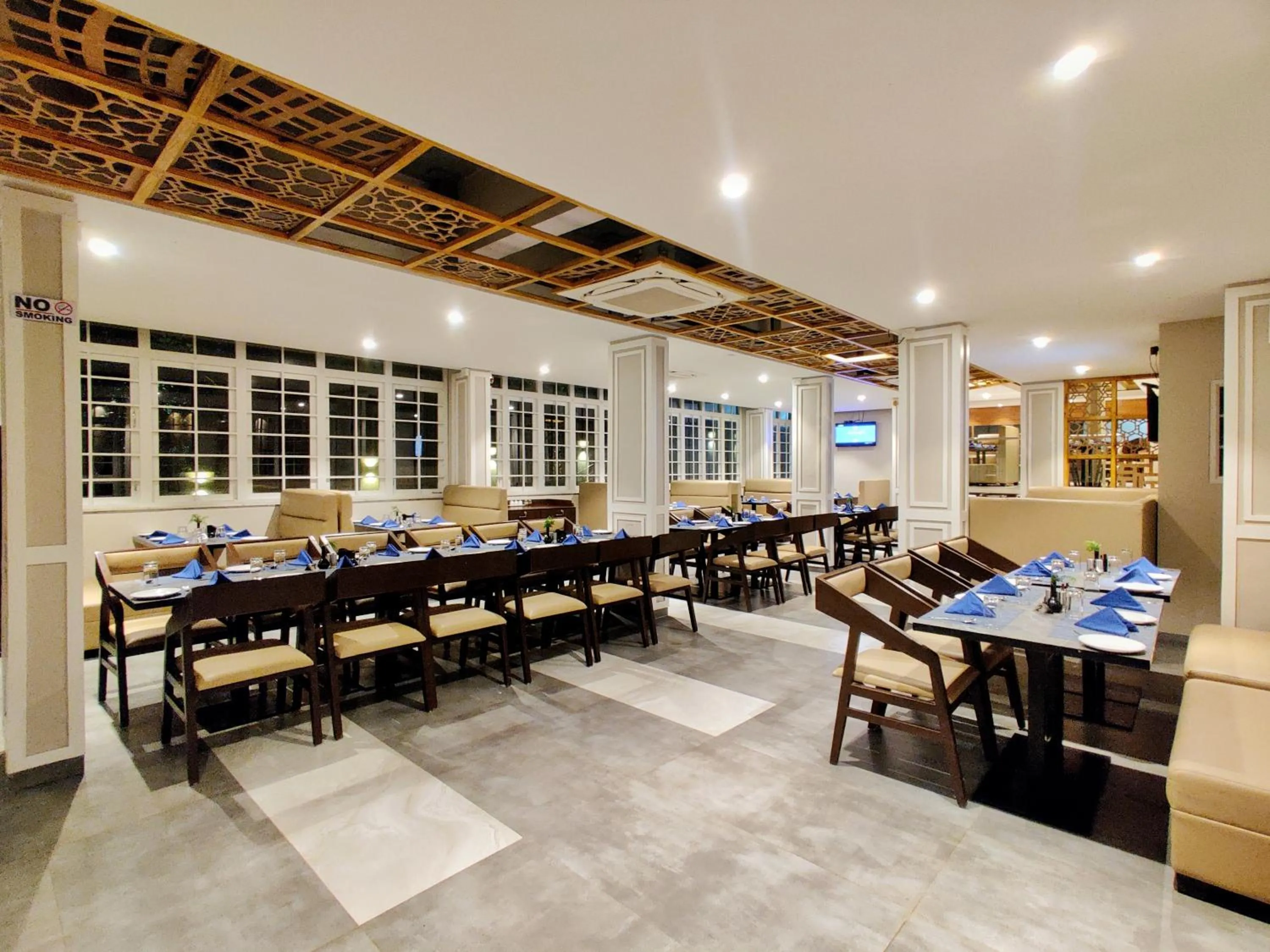 Restaurant/places to eat in Pushpam Sanskruti Resort Karjat