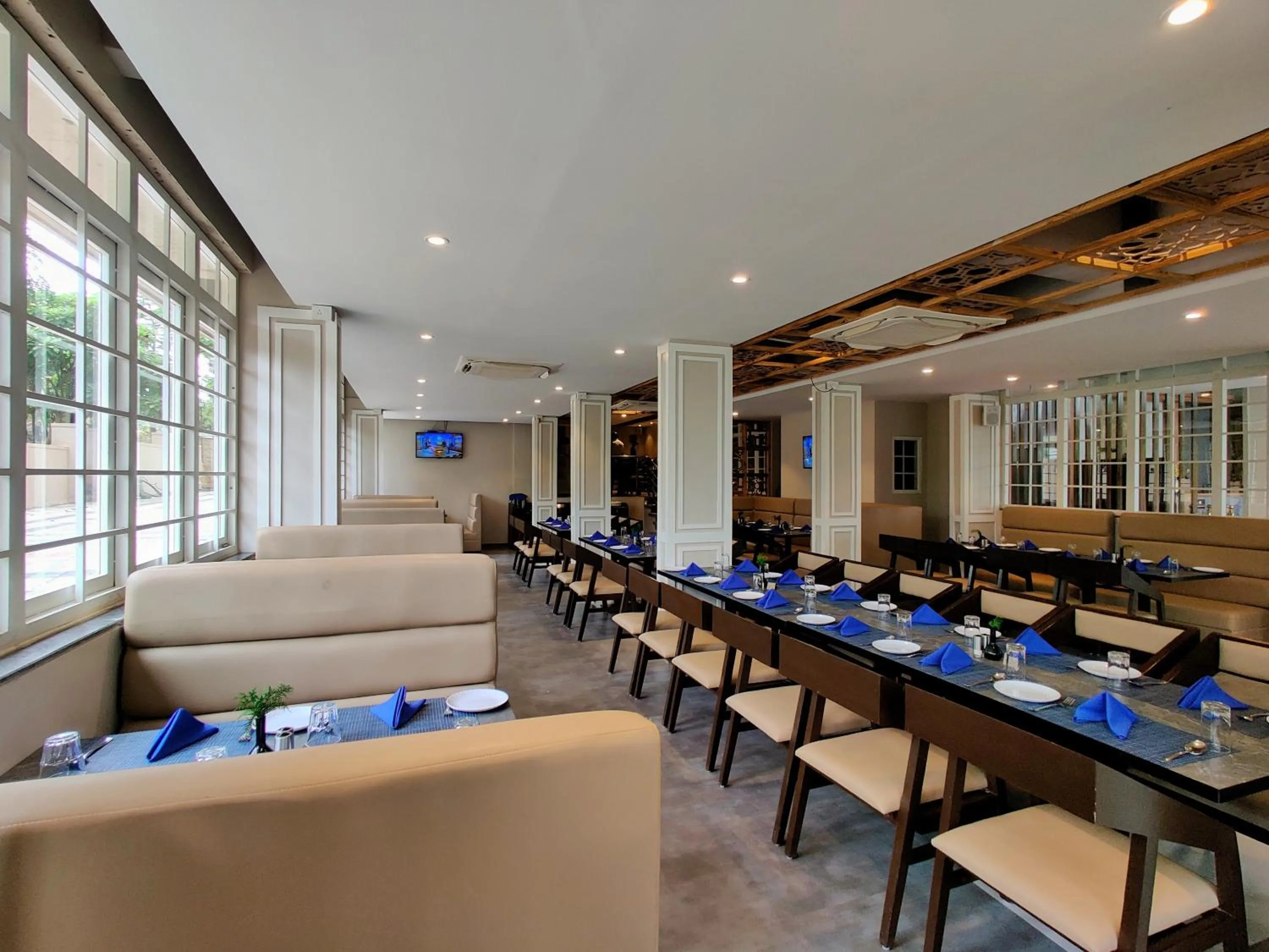 Restaurant/places to eat in Pushpam Sanskruti Resort Karjat