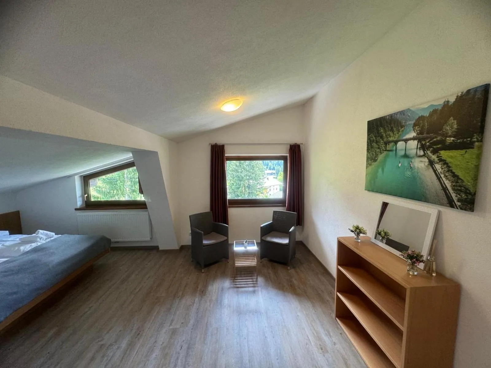 Photo of the whole room in Sonnenburg Hotel