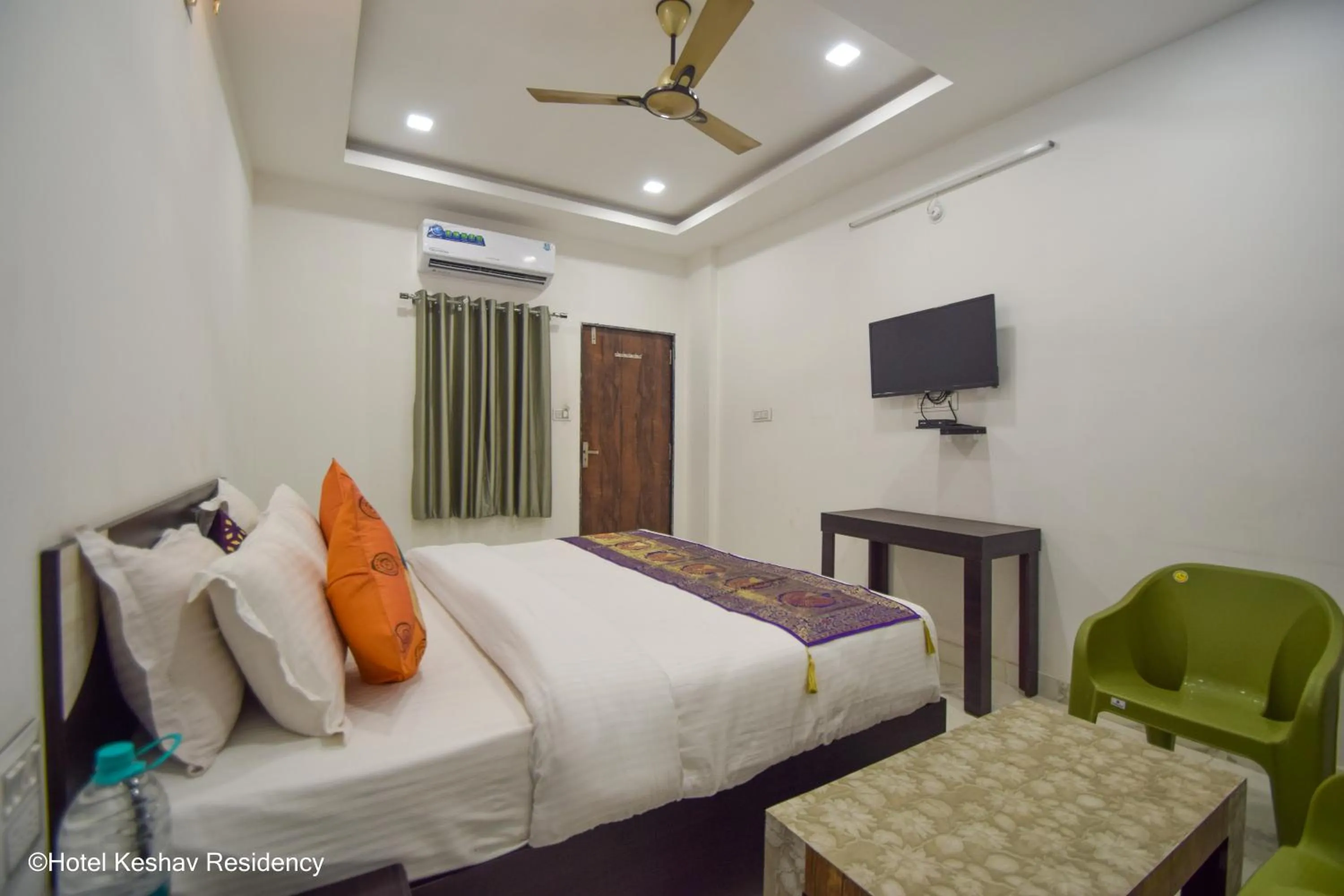 Bed in Hotel Keshav Residency