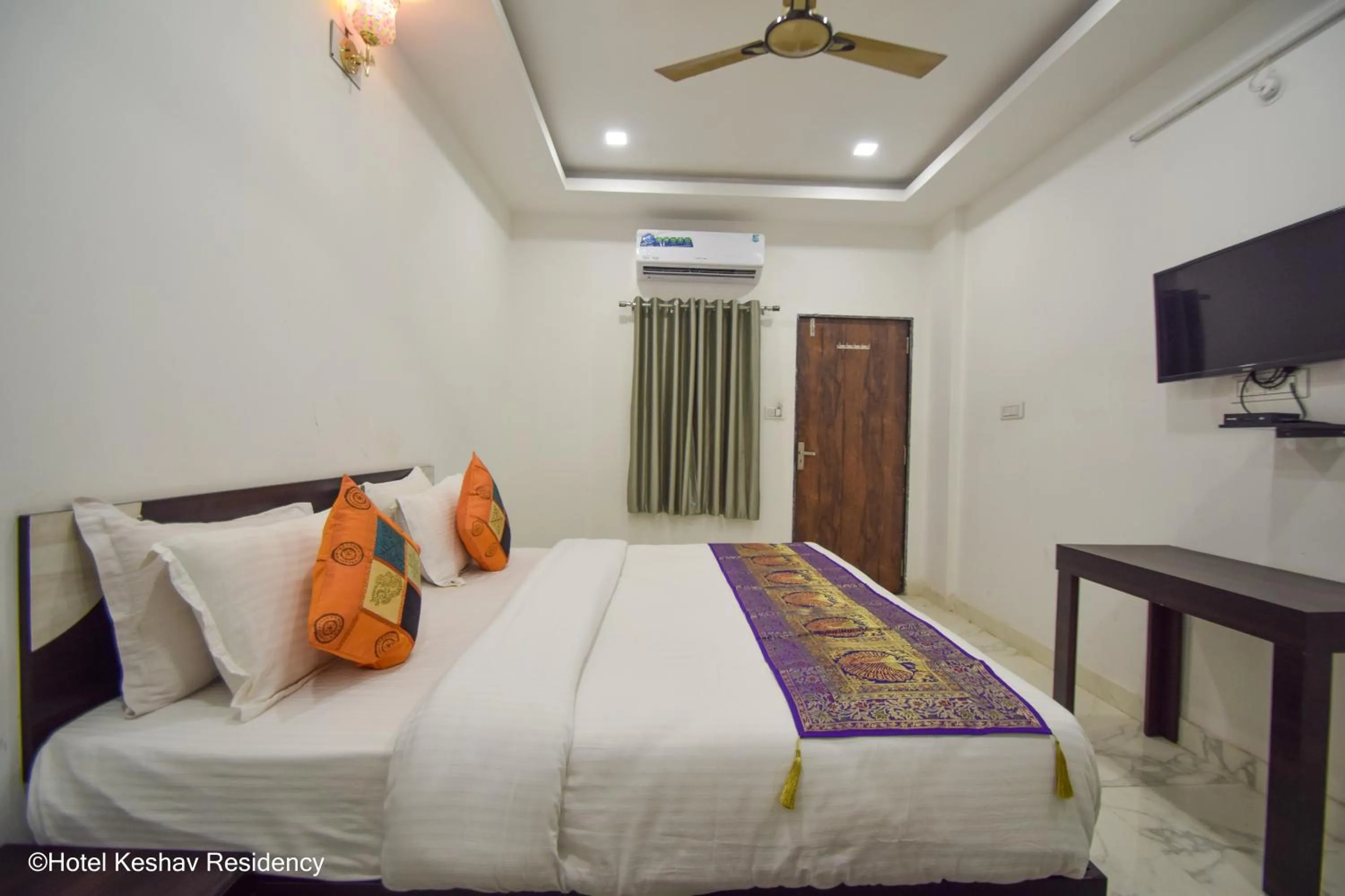 Photo of the whole room, Bed in Hotel Keshav Residency