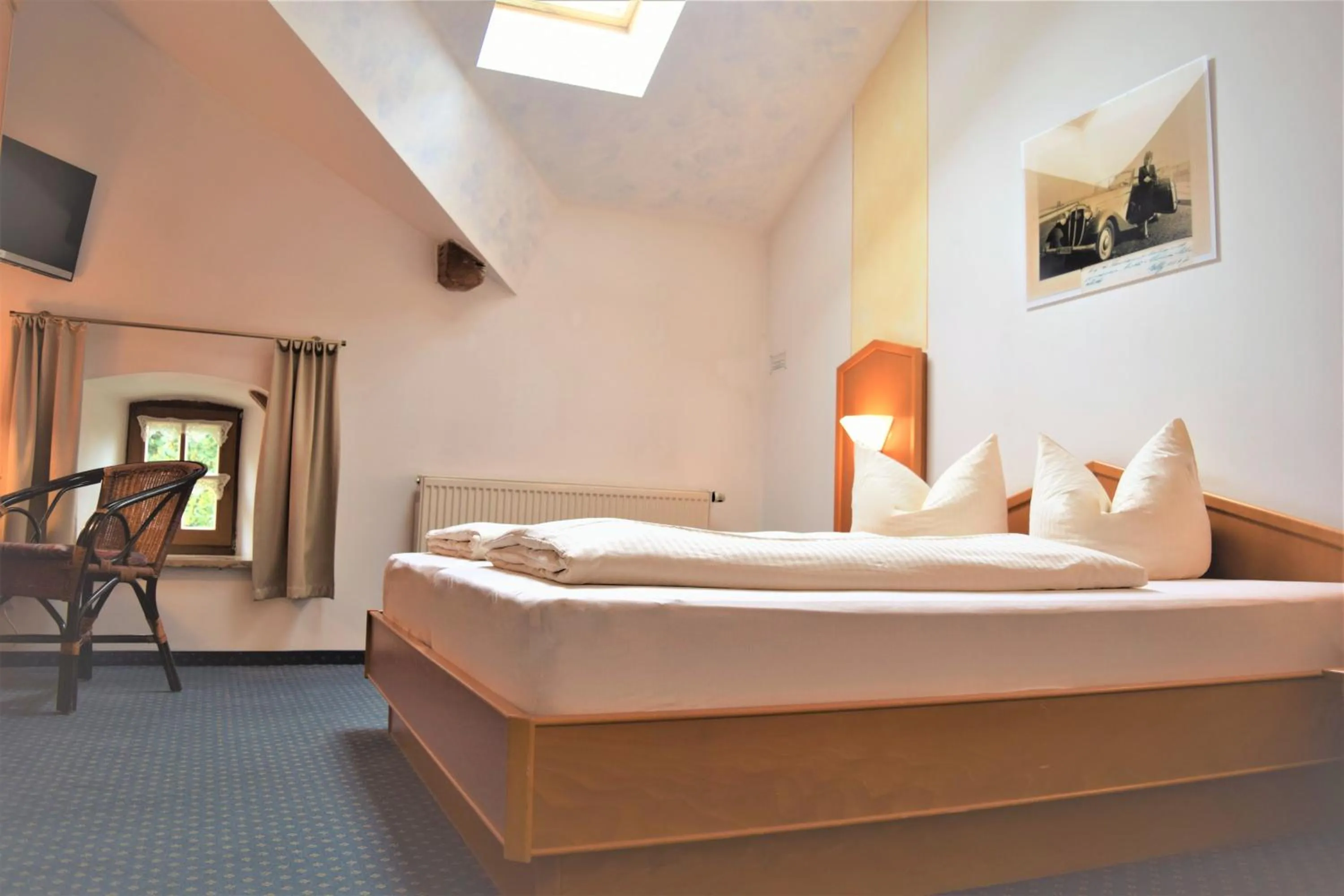 Photo of the whole room, Bed in Hotel zum Bräu