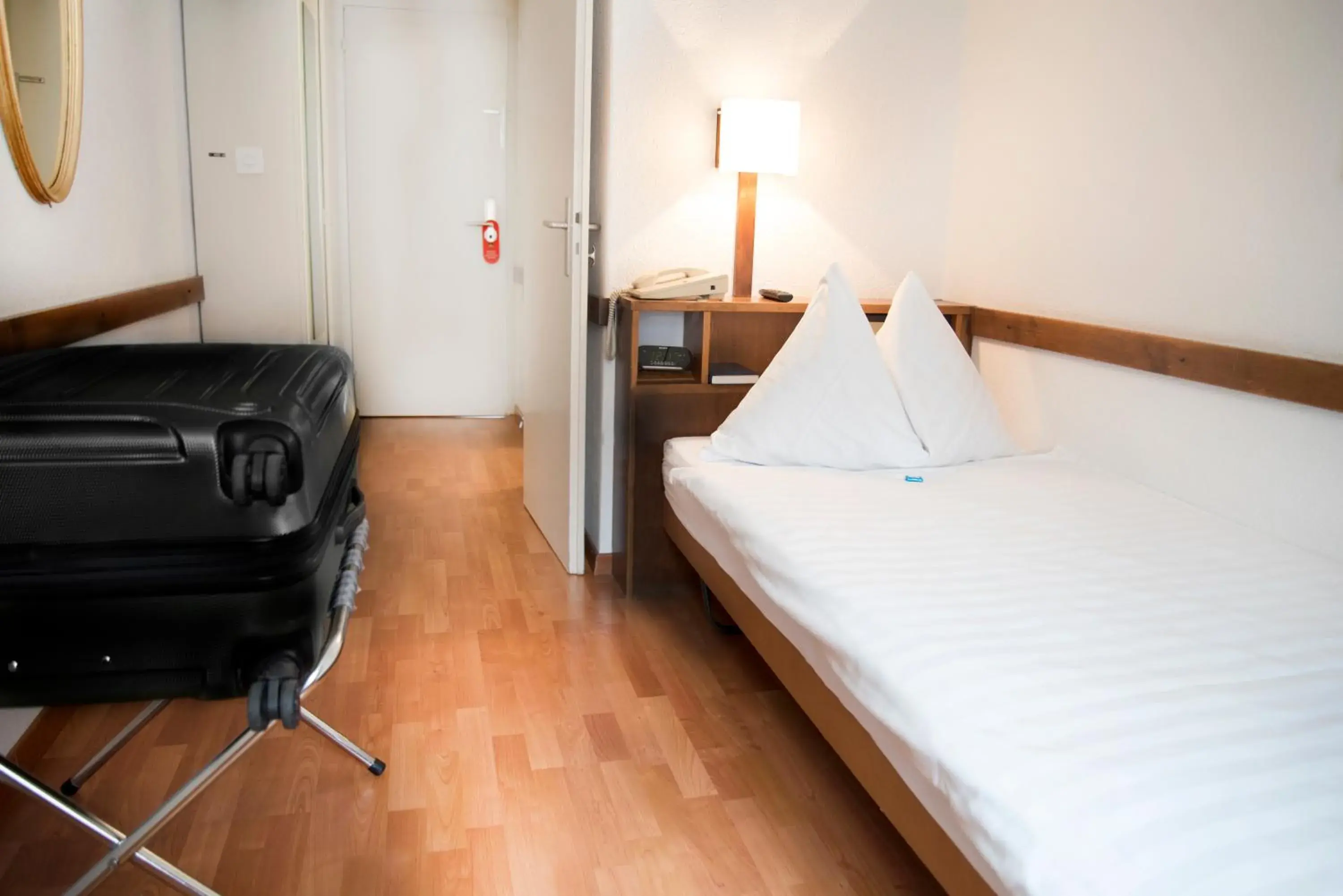 Single Room in Hotel Rothaus Luzern & Peruvian Culinary Art Single Room in Hotel Rothaus Luzern & Peruvian Culinary Art