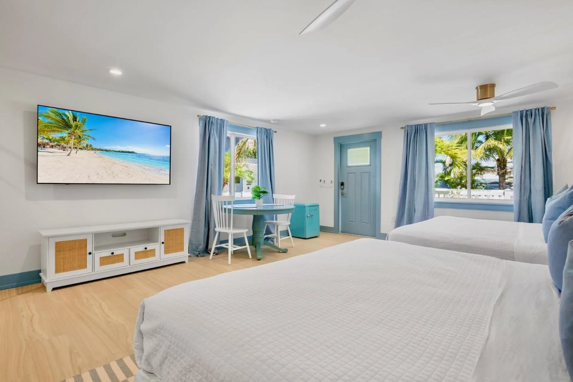 Bed in Driftwood at Anna Maria Island Inn