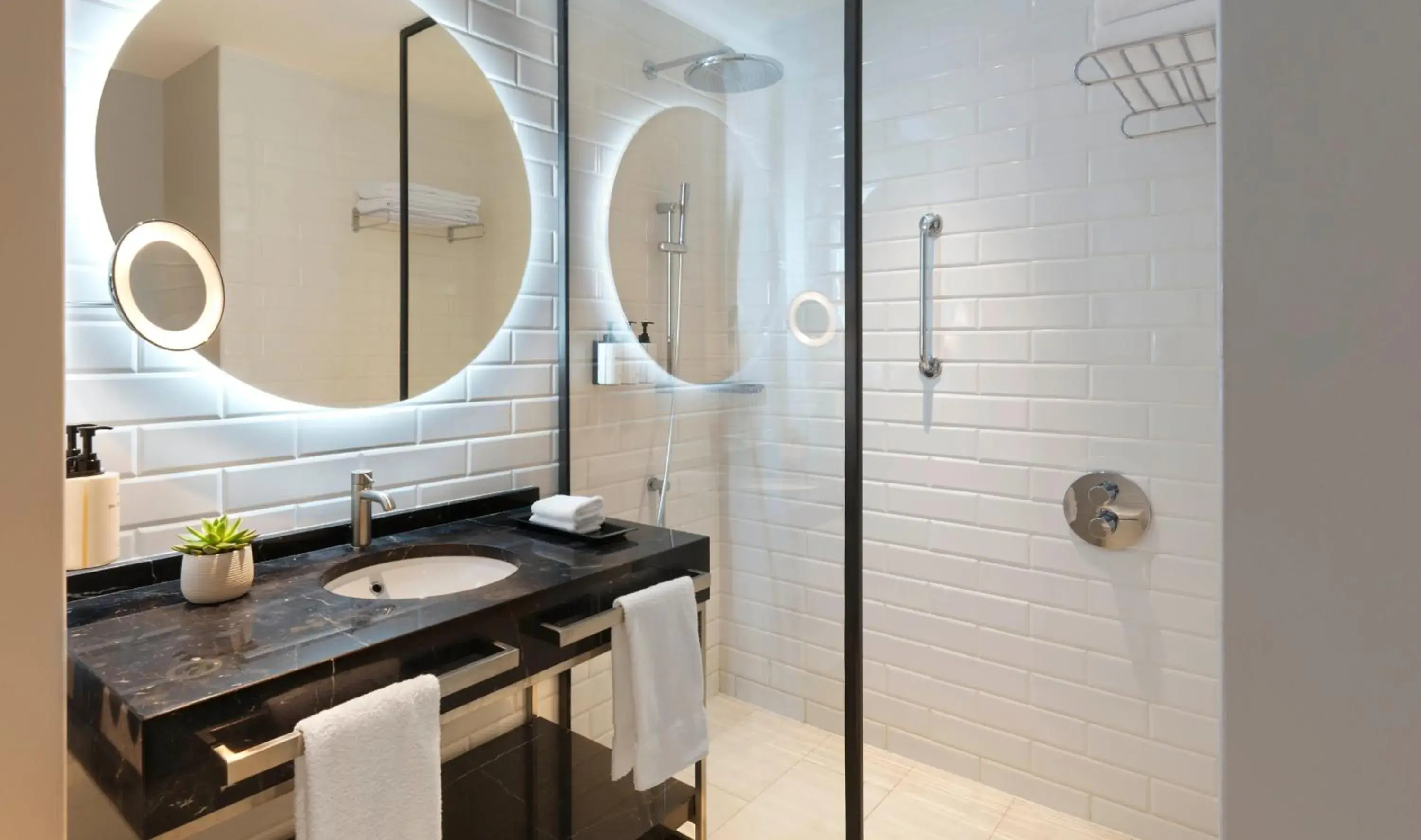 Superior Twin Room - Smoking in InterContinental Amman Jordan by IHG Superior Twin Room - Smoking in InterContinental Amman Jordan by IHG