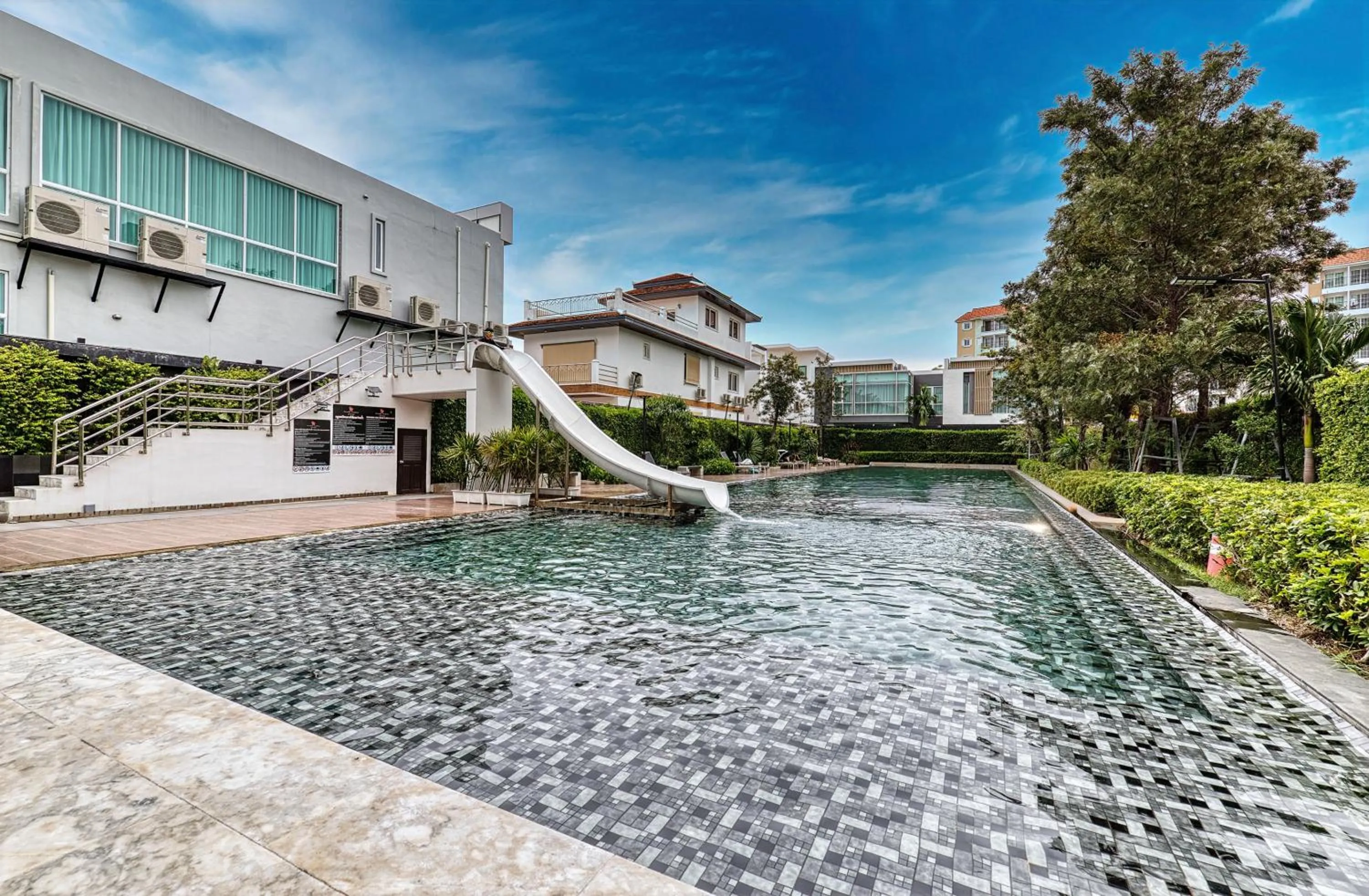 Swimming pool in Veranda Residence By Hello Pattaya